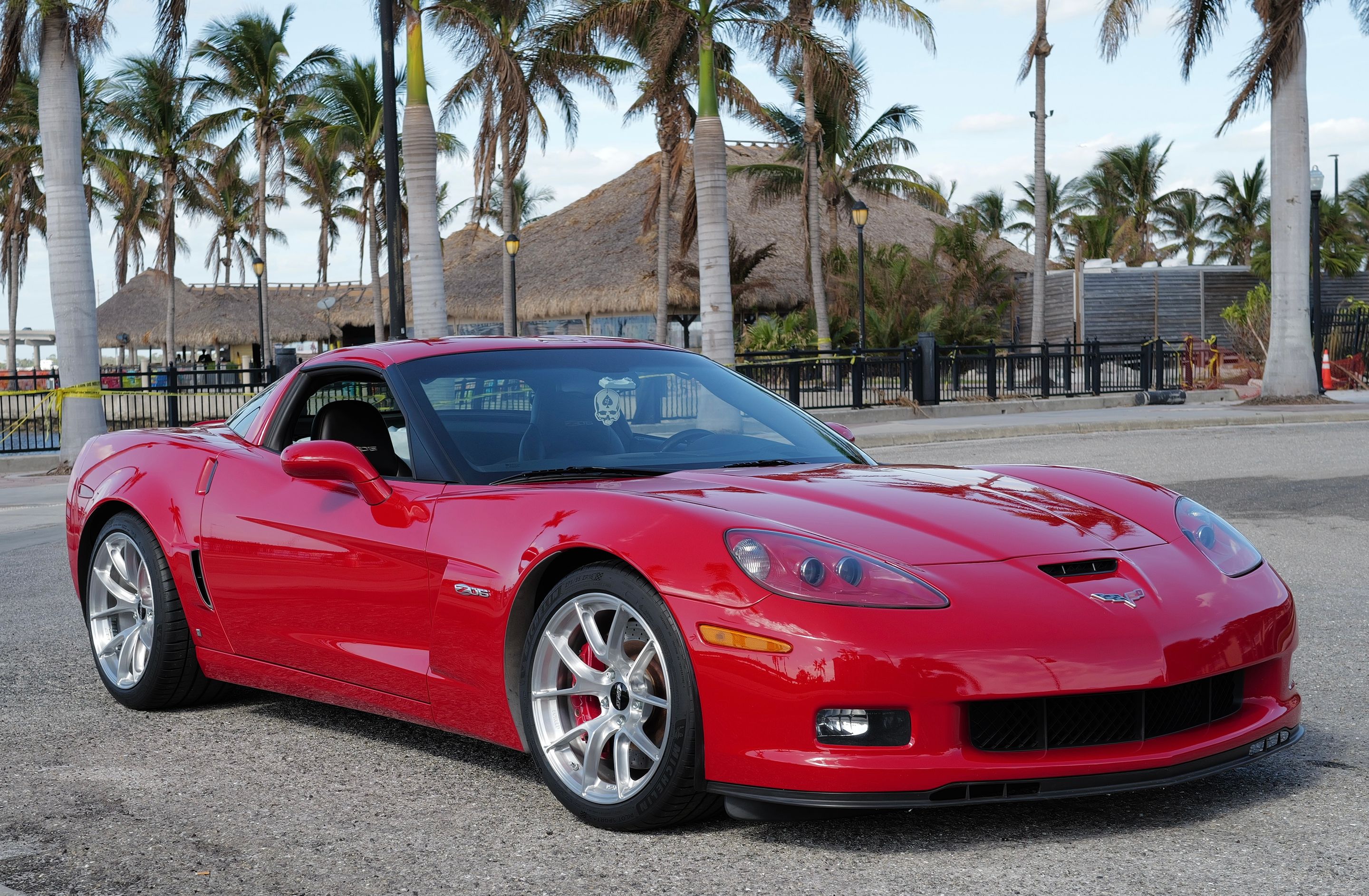 Red Chevrolet C6 Corvette Z06 with 18"/19" VS-5RS Apex wheels in Brushed Clear