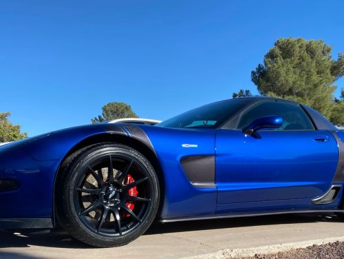 Blue Chevrolet Corvette - SM-10 in Satin Black