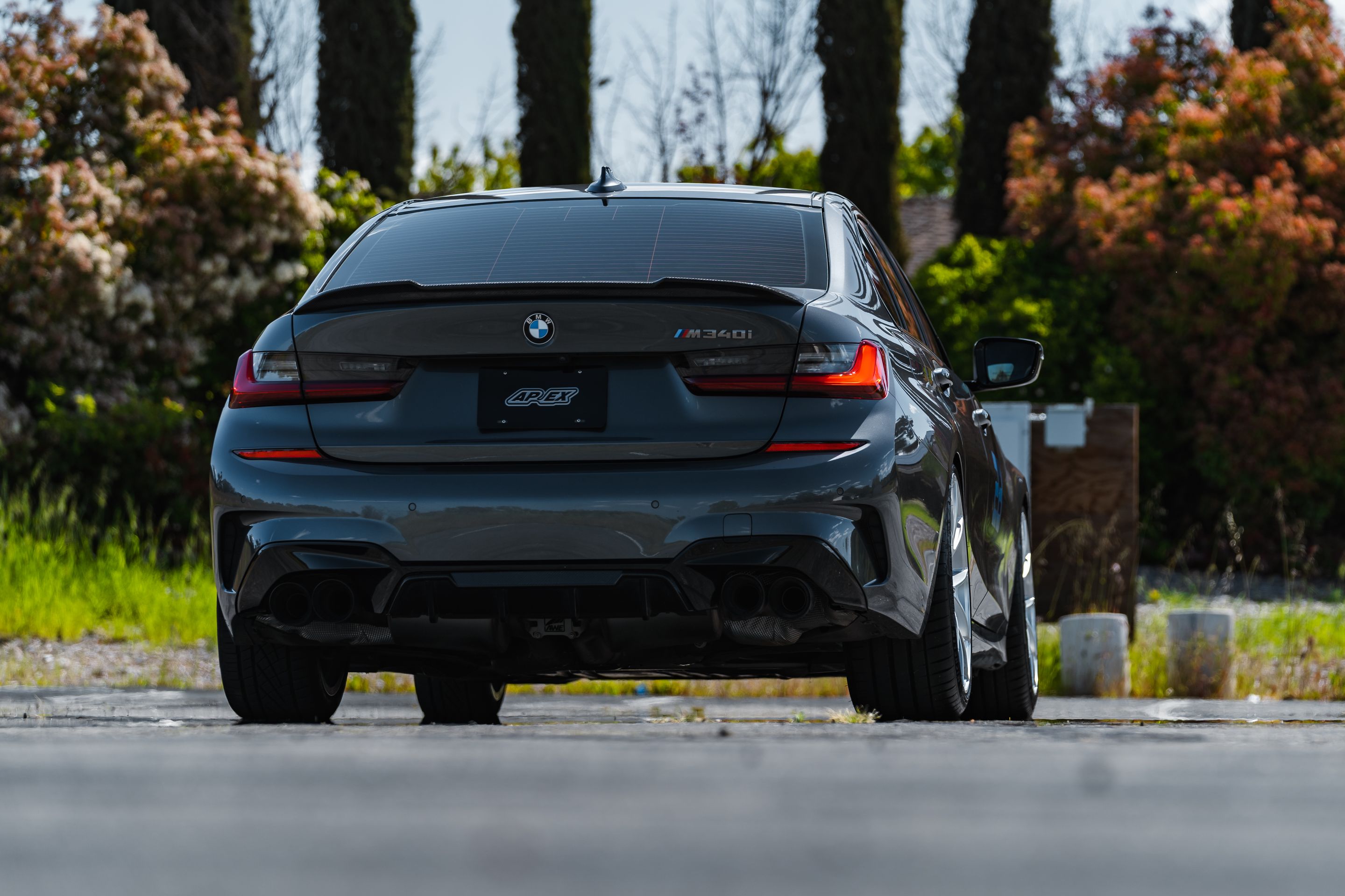 Grey BMW G20 Sedan 3 Series with 20" VS-5RS Apex wheels in Brushed Clear