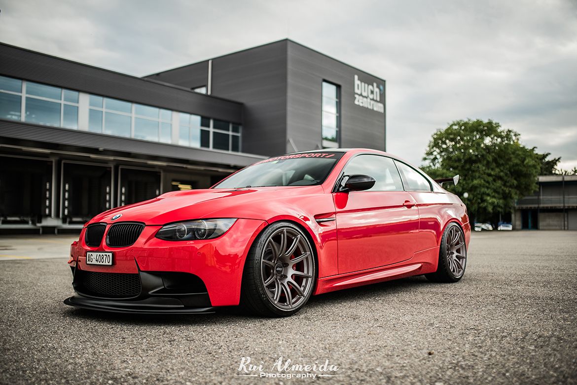 Red BMW E92 Coupe M3 with 19" SM-10 Apex wheels in Anthracite