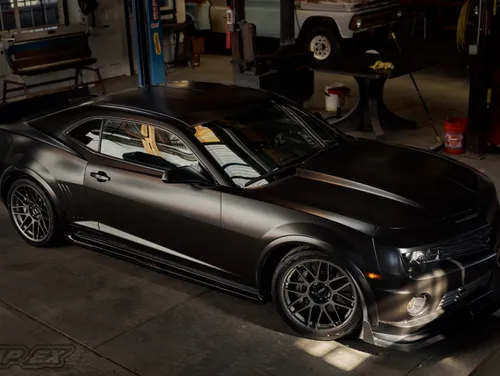 Black Chevrolet Camaro - ARC-8 in Anthracite