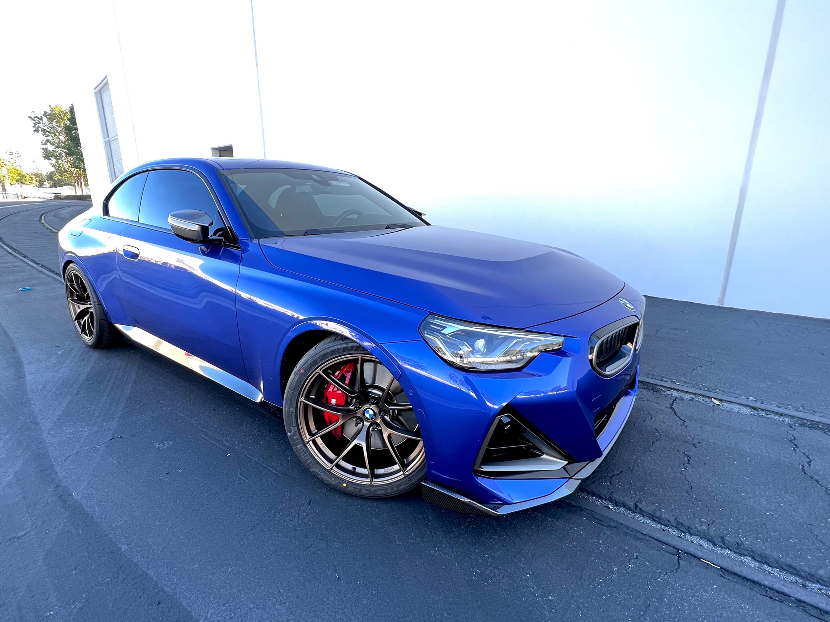 Blue BMW G42 2 Series with 19" VS-5RS Apex wheels in Satin Bronze