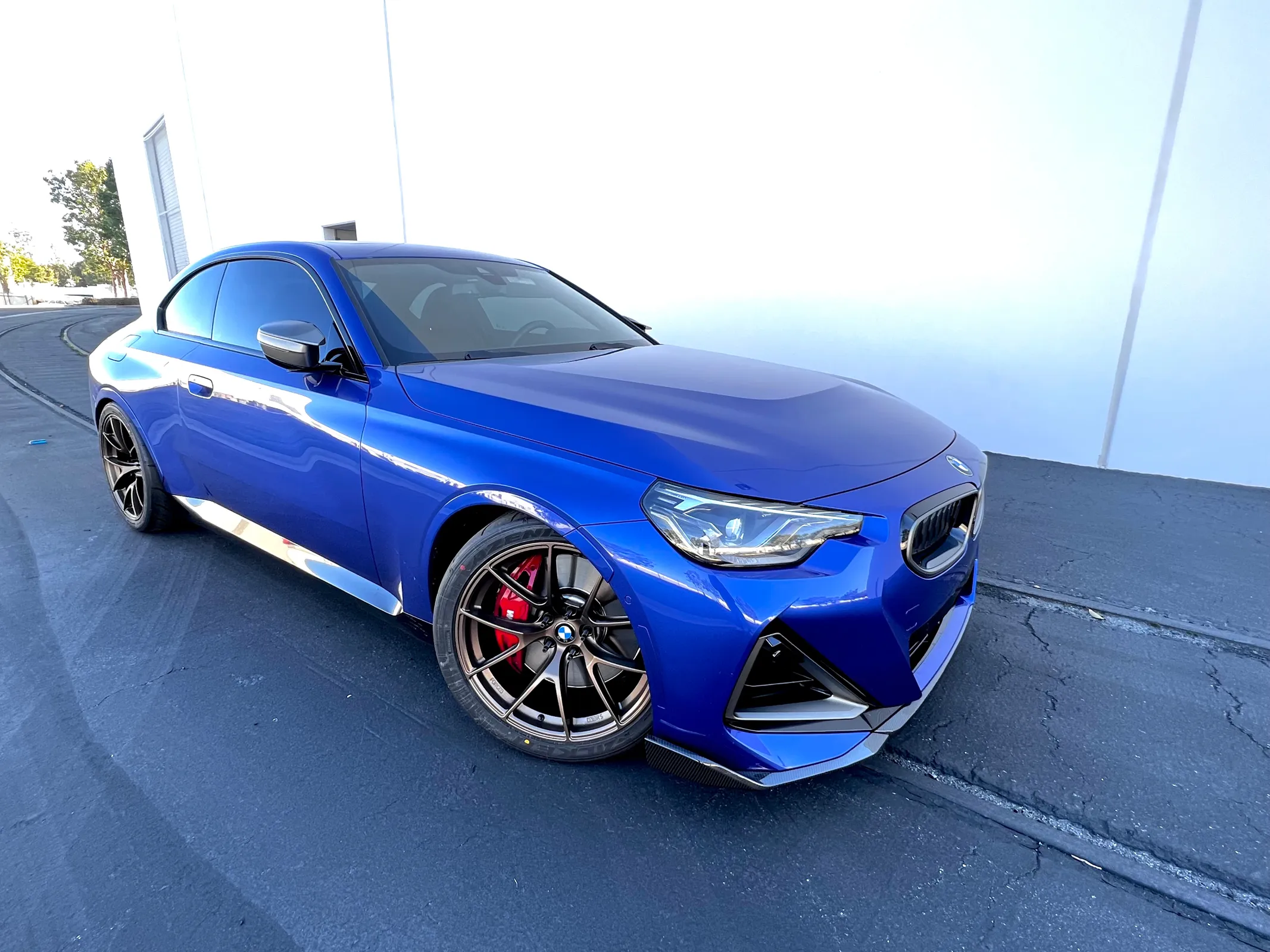 Blue BMW G42 2 Series with 19" VS-5RS Apex wheels in Satin Bronze