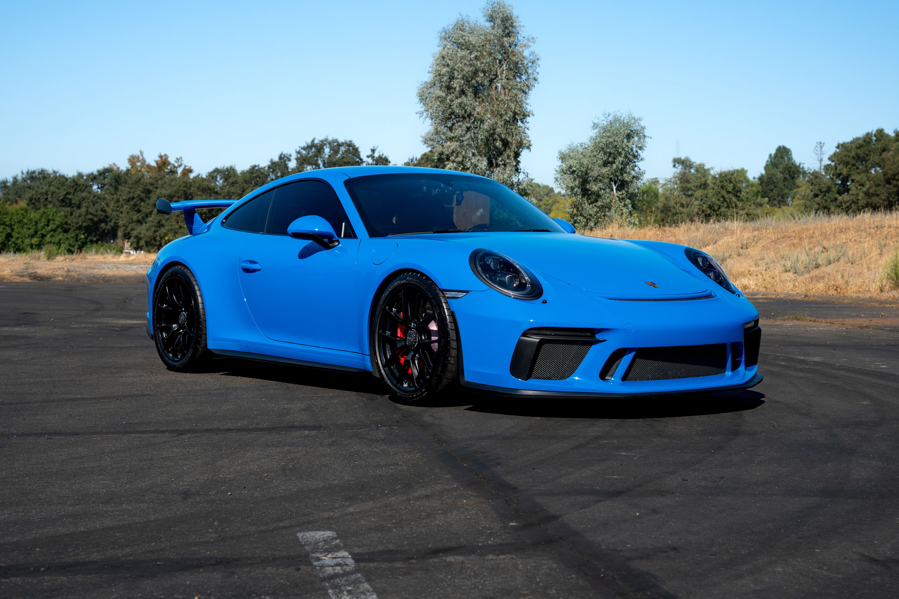 Blue Porsche 911 991.2 GT3 with 19" VS-5RE Apex wheels in Satin Black