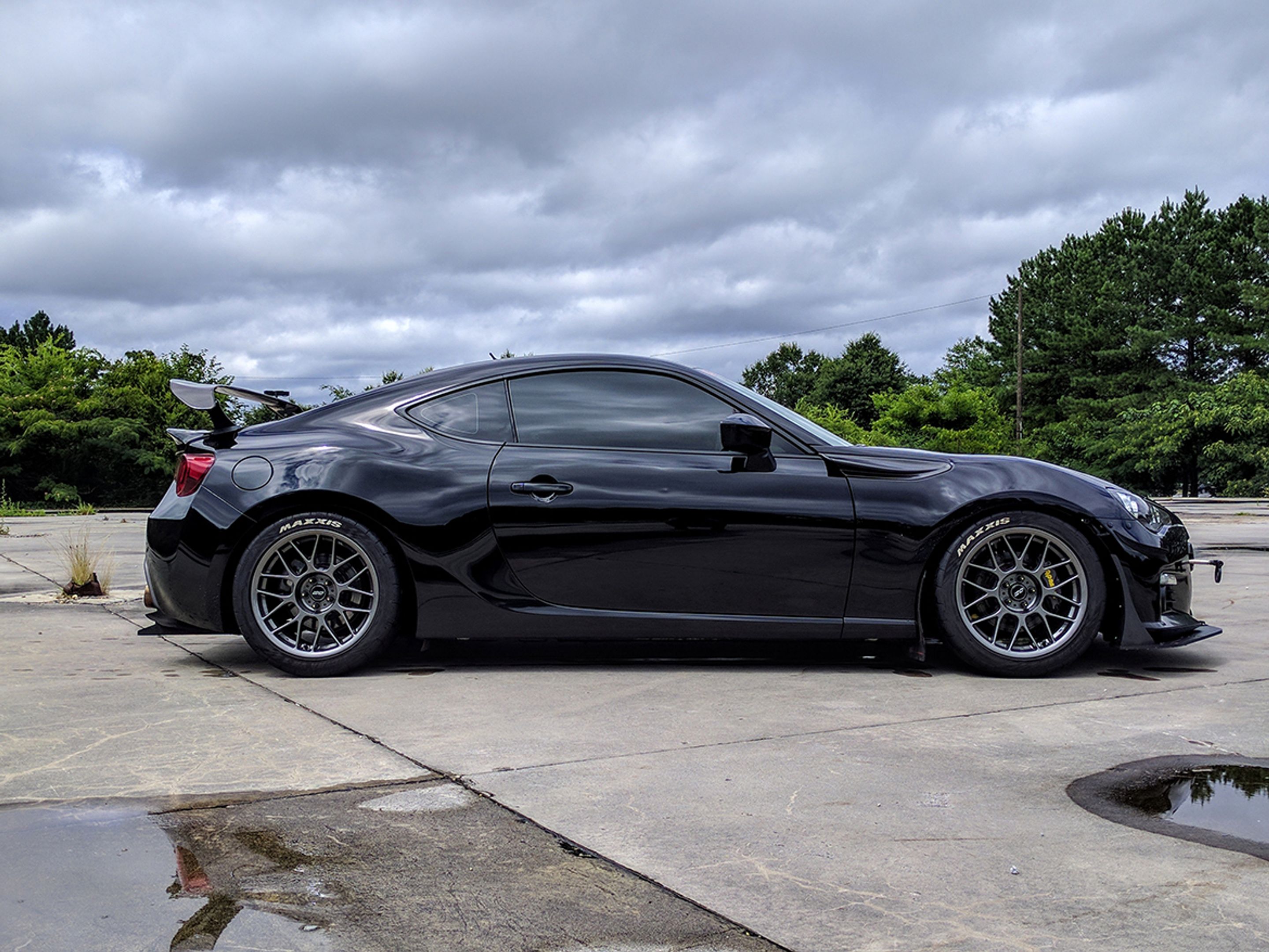 Black Subaru ZC6 / Gen 1 BRZ with 17" ARC-8 Apex wheels in Anthracite