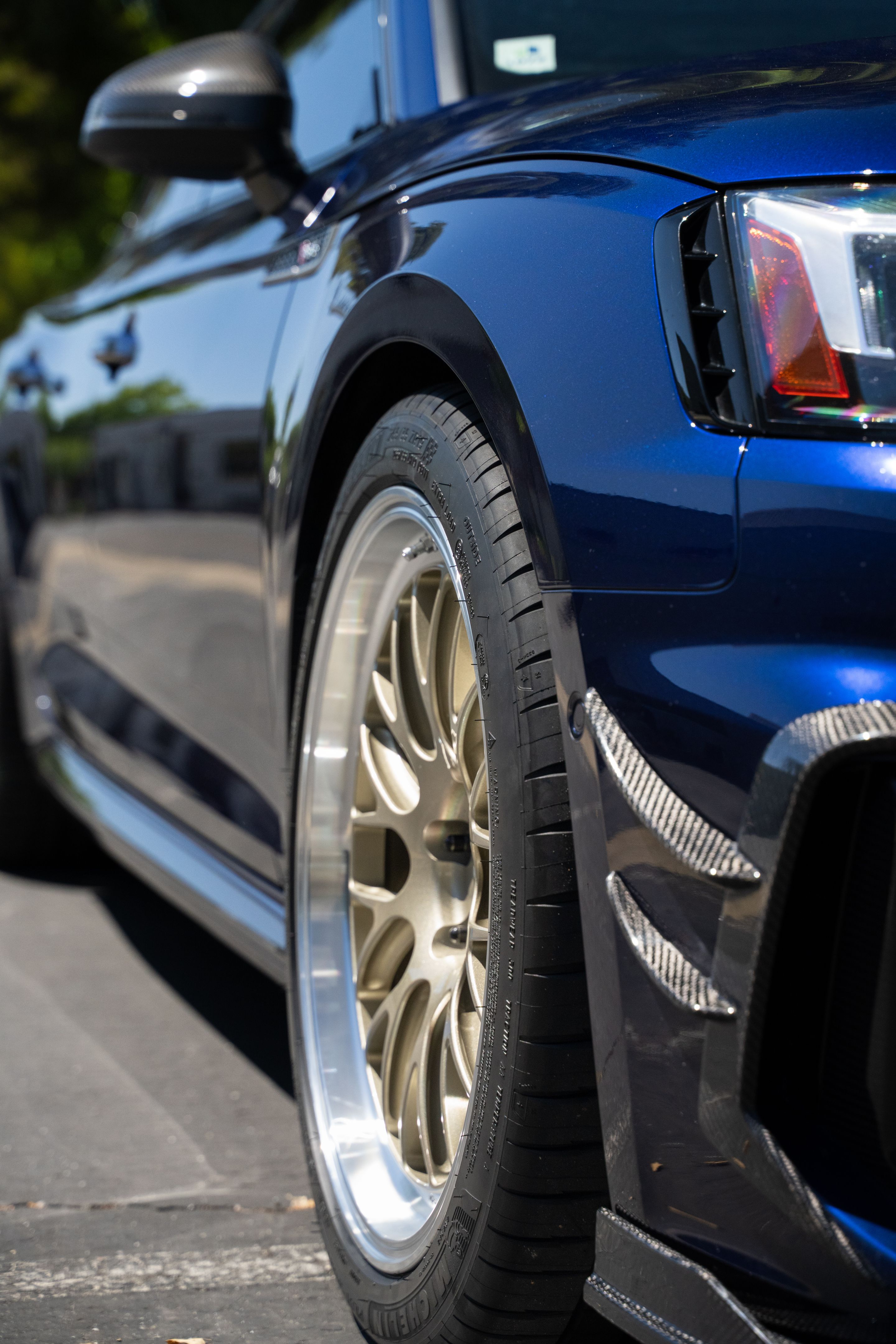 Blue Audi B9 RS 5 Sportback with 19" ML-10RT Apex wheels in Machined Lip Gloss Motorsport Gold
