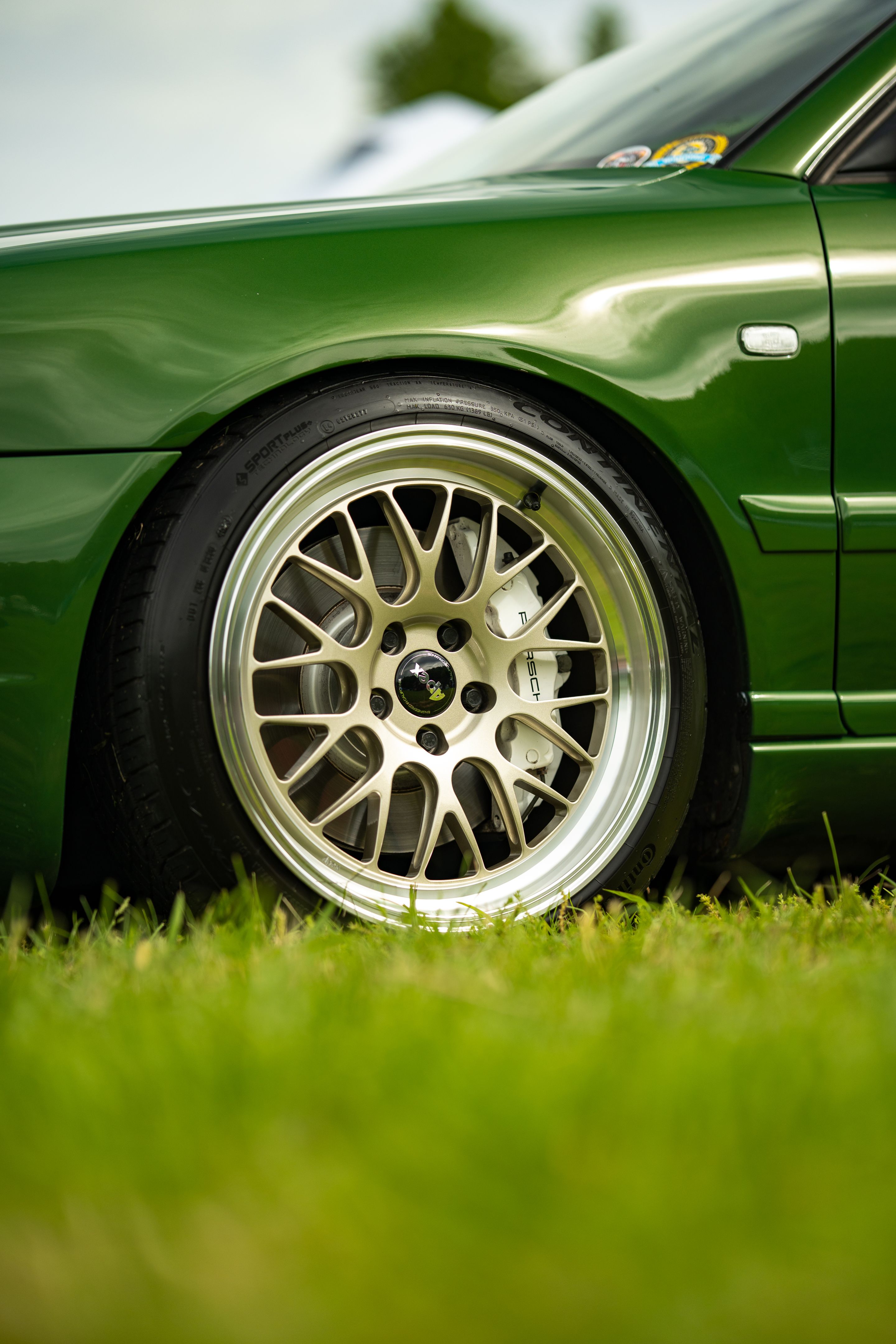 Green Audi B5 S4 Avant/Wagon with 18" ML-10RT Apex wheels in Machined Lip Gloss Motorsport Gold