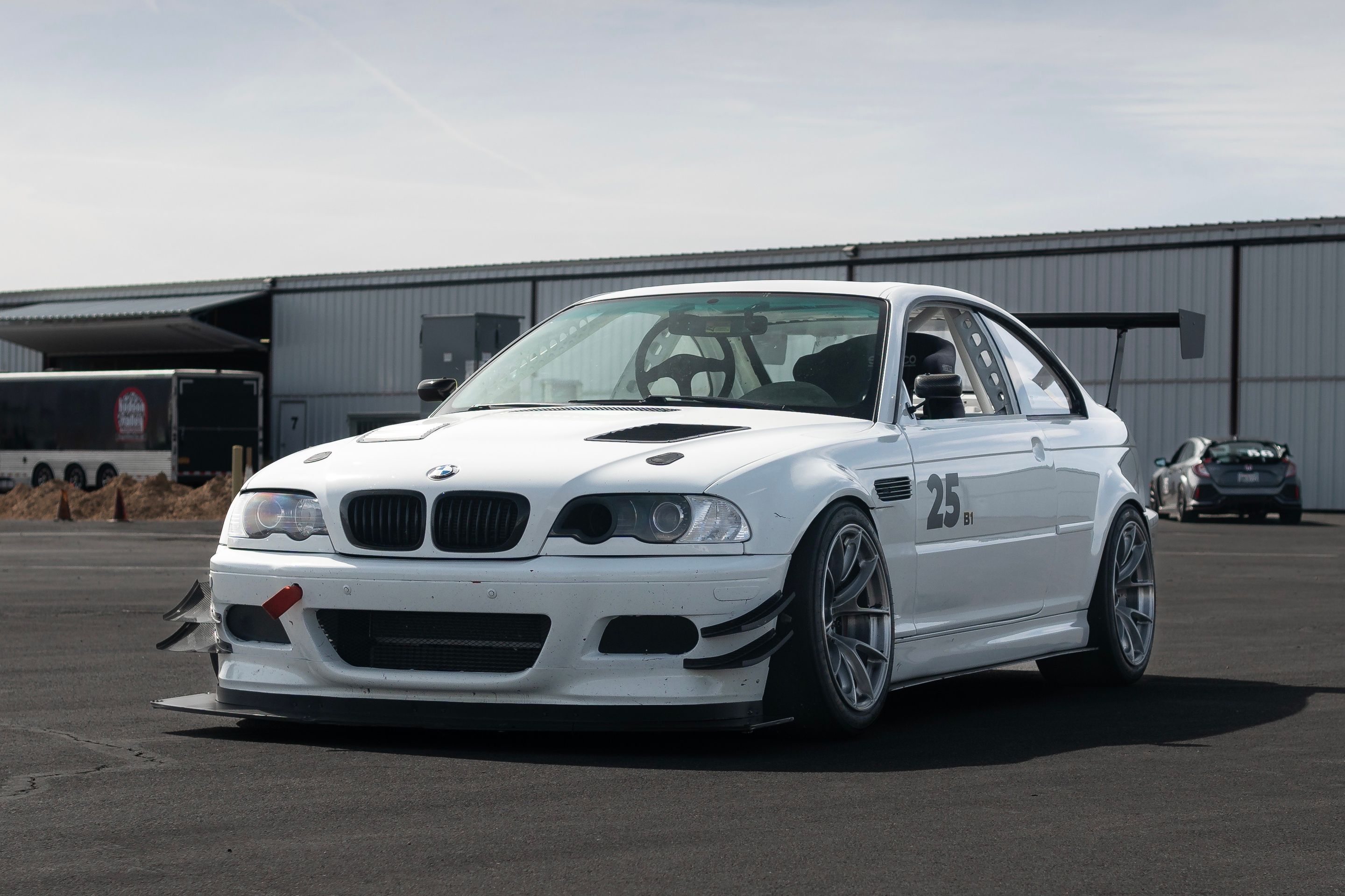 White BMW E46 M3 with 18" VS-5RS Apex wheels in Brushed Clear