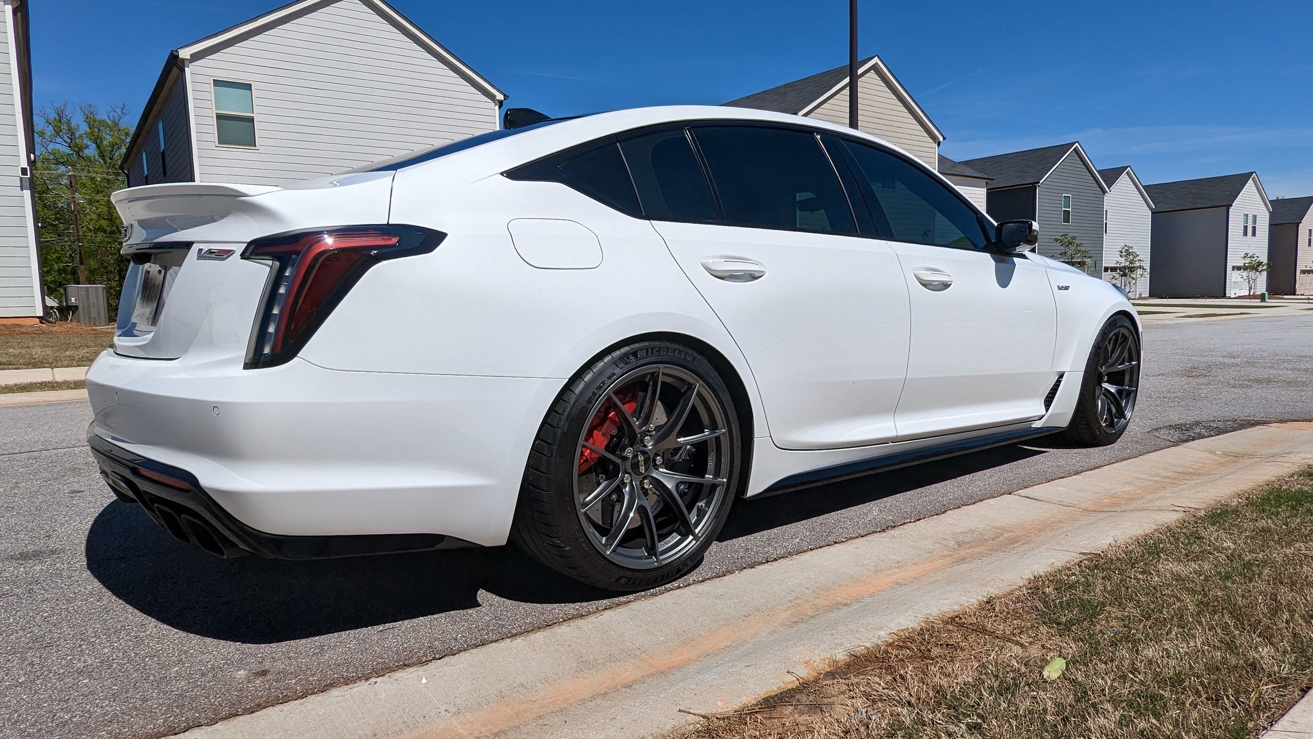White Cadillac CT5-V Blackwing with 19" VS-5RS Apex wheels in Anthracite