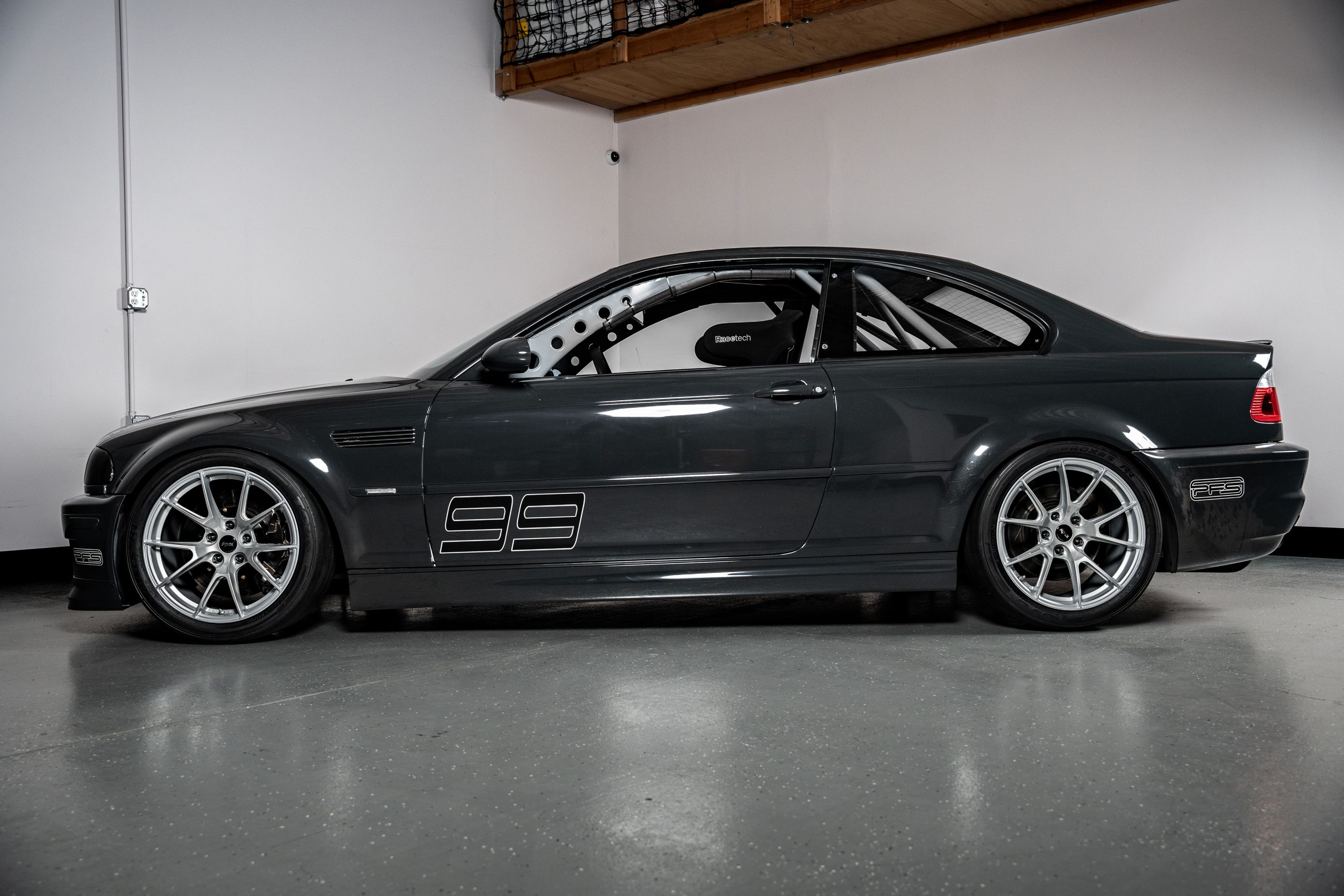 Grey BMW E46 M3 with 18" VS-5 Apex wheels in Race Silver