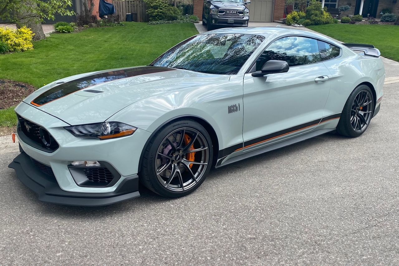 Grey Ford S550 Mustang Mach 1 with 19" VS-5RS Apex wheels in Anthracite