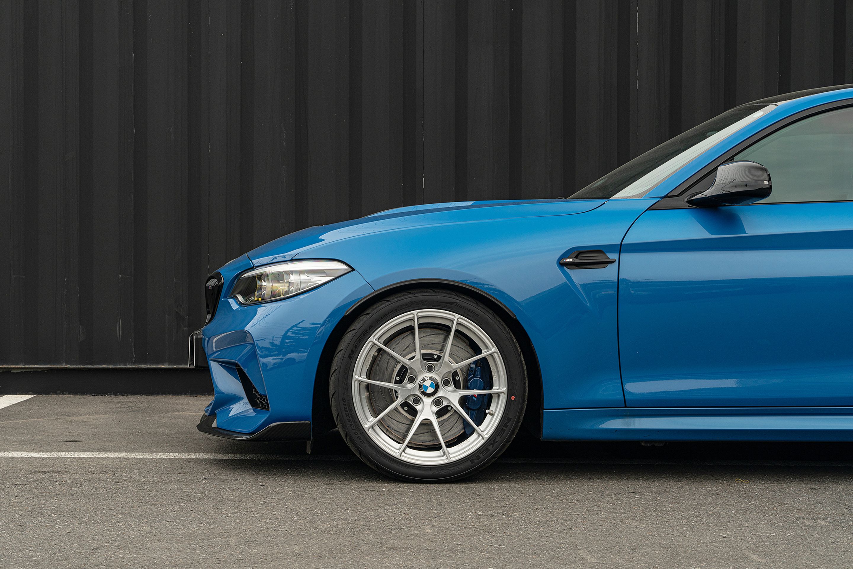 Blue BMW F87 M2 with 18" VS-5RS Apex wheels in Brushed Clear