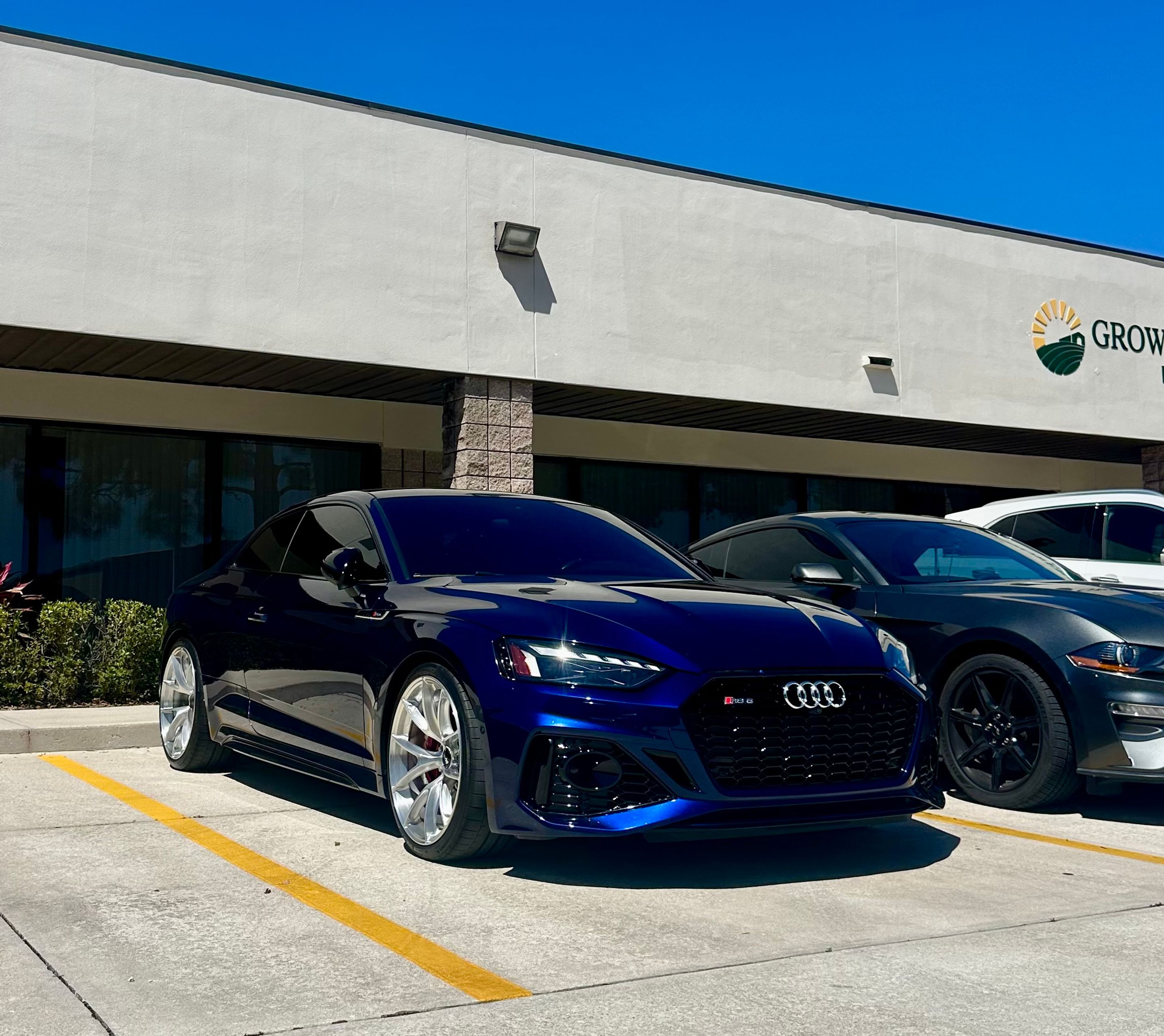 Blue Audi B9 RS 5 Coupe with 20" VS-5RS Apex wheels in Brushed Clear