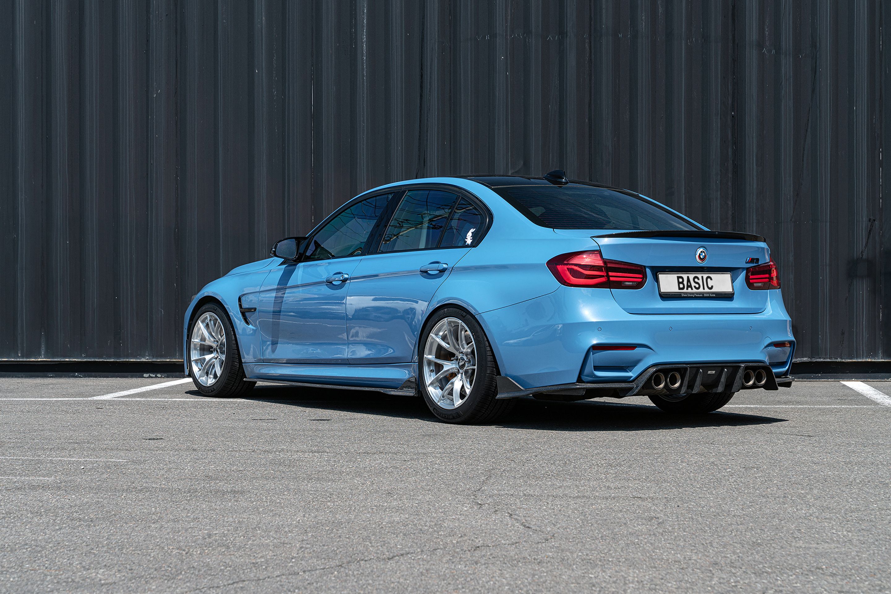 Blue BMW F80 M3 with 18" VS-5RS Apex wheels in Brushed Clear