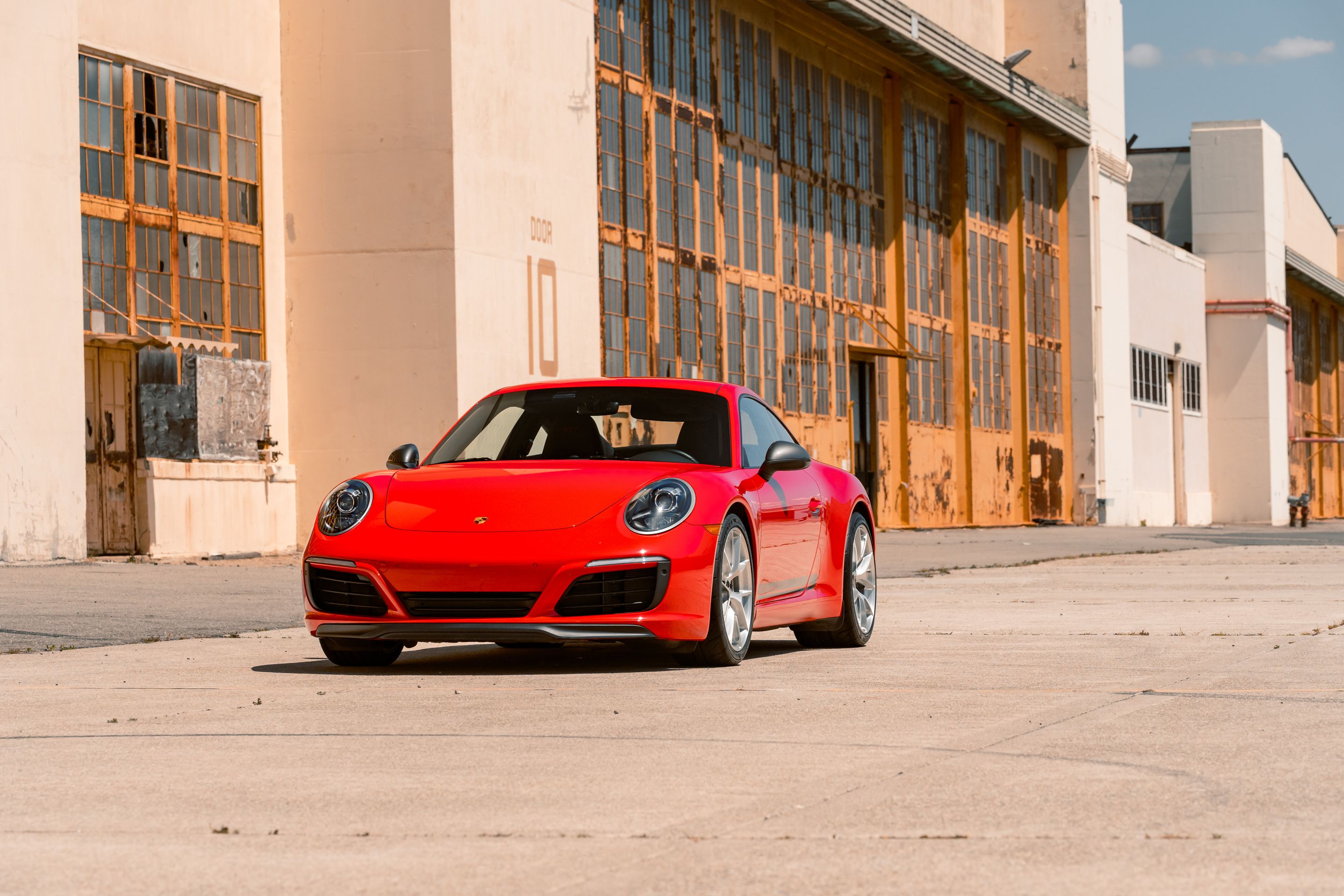Red Porsche 911 991.2 Carrera T with 19" VS-5RS Apex wheels in Brushed Clear