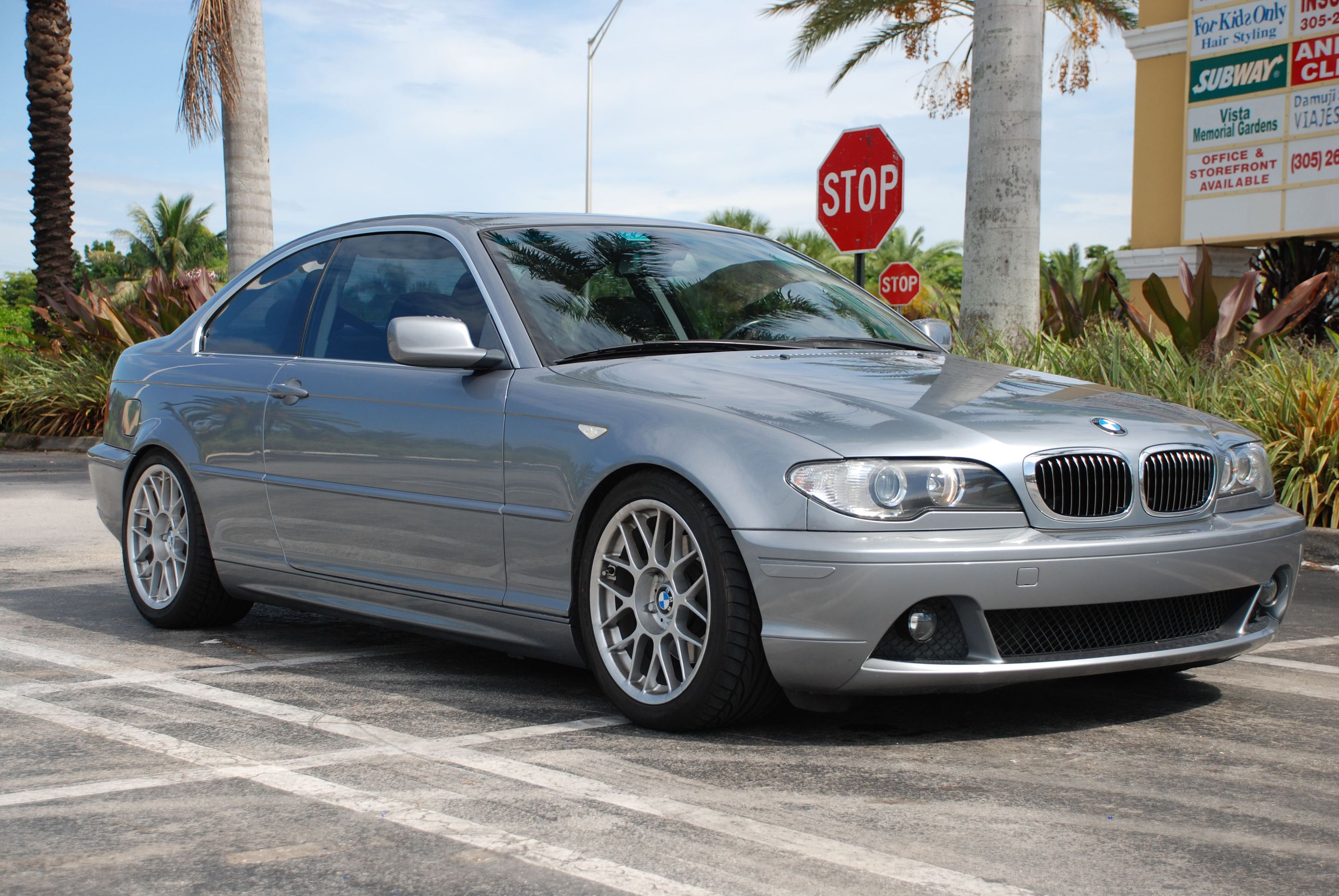 Silver BMW E46 3 Series with 17" ARC-8 Apex wheels in Hyper Silver