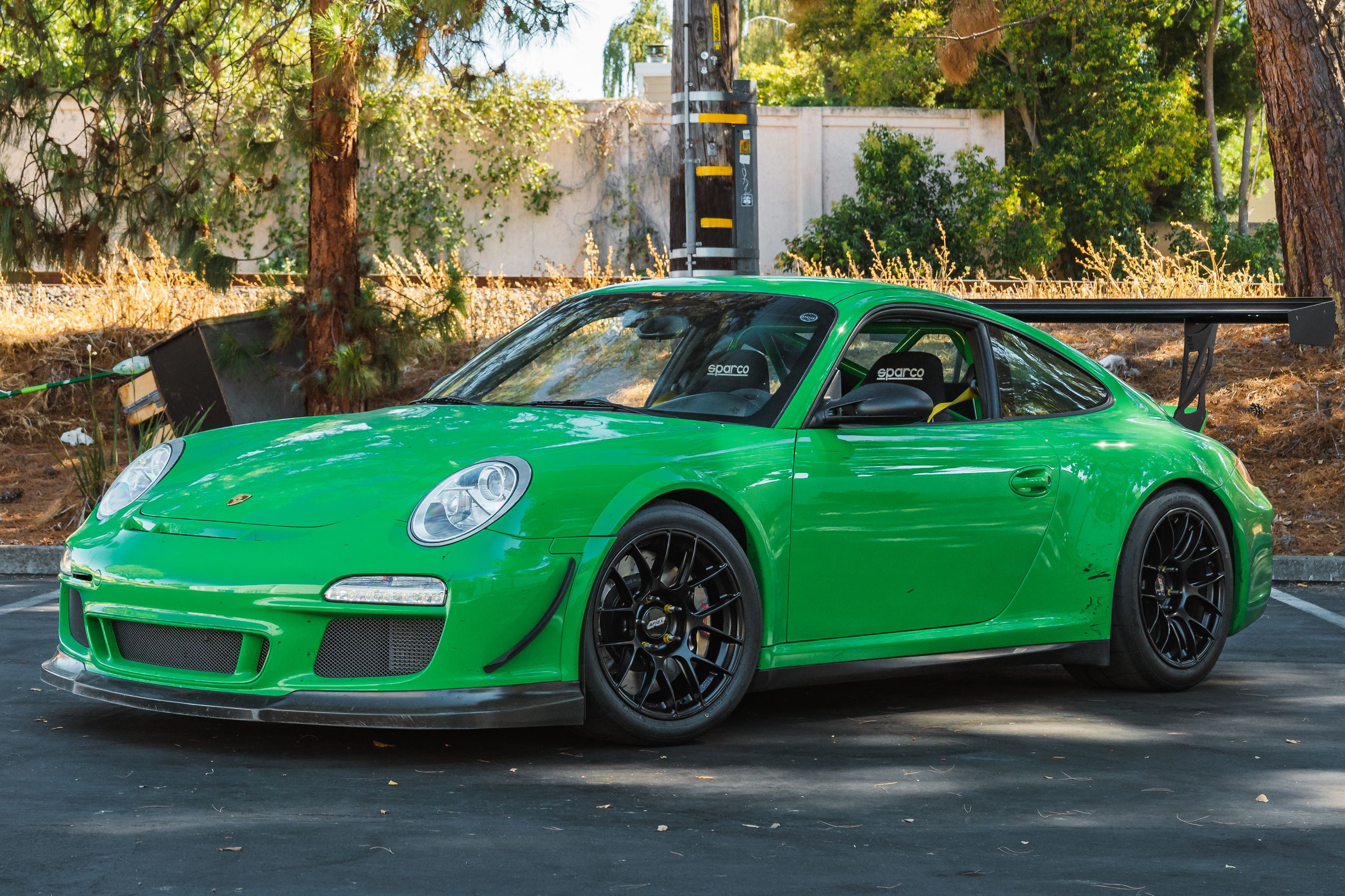 Green Porsche 911 997 GT3 RS with 18" EC-7RS Apex wheels in Satin Black