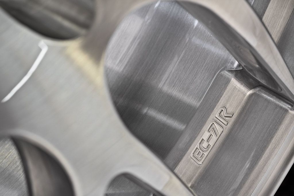 Red Toyota 86 / GT86 / FT86 with 18" EC-7R Apex wheels in Brushed Clear