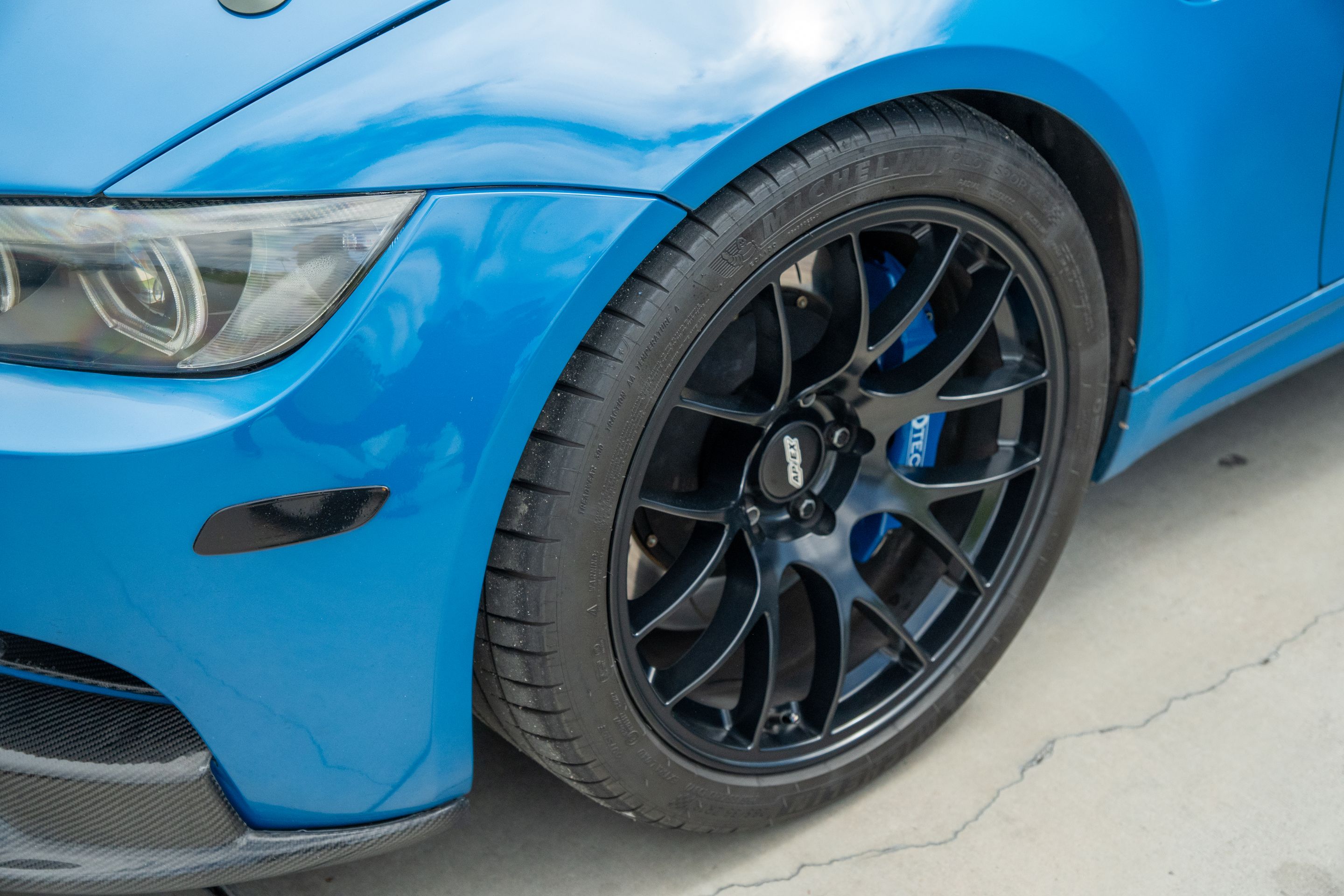 Blue BMW E92 Coupe M3 with 19" EC-7 Apex wheels in Satin Black