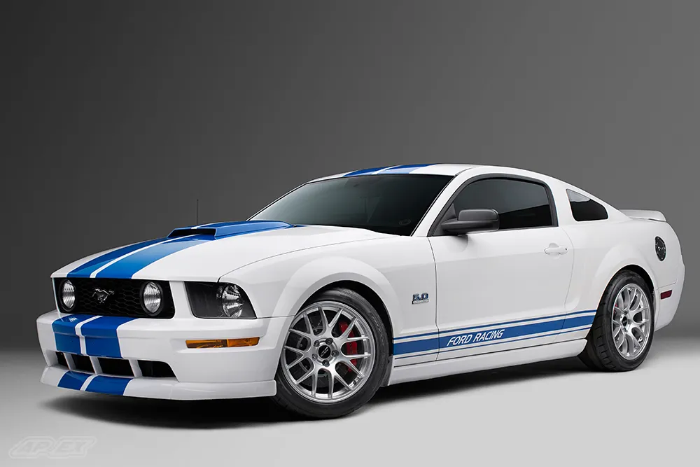 Ford S197 Mustang GT with 18