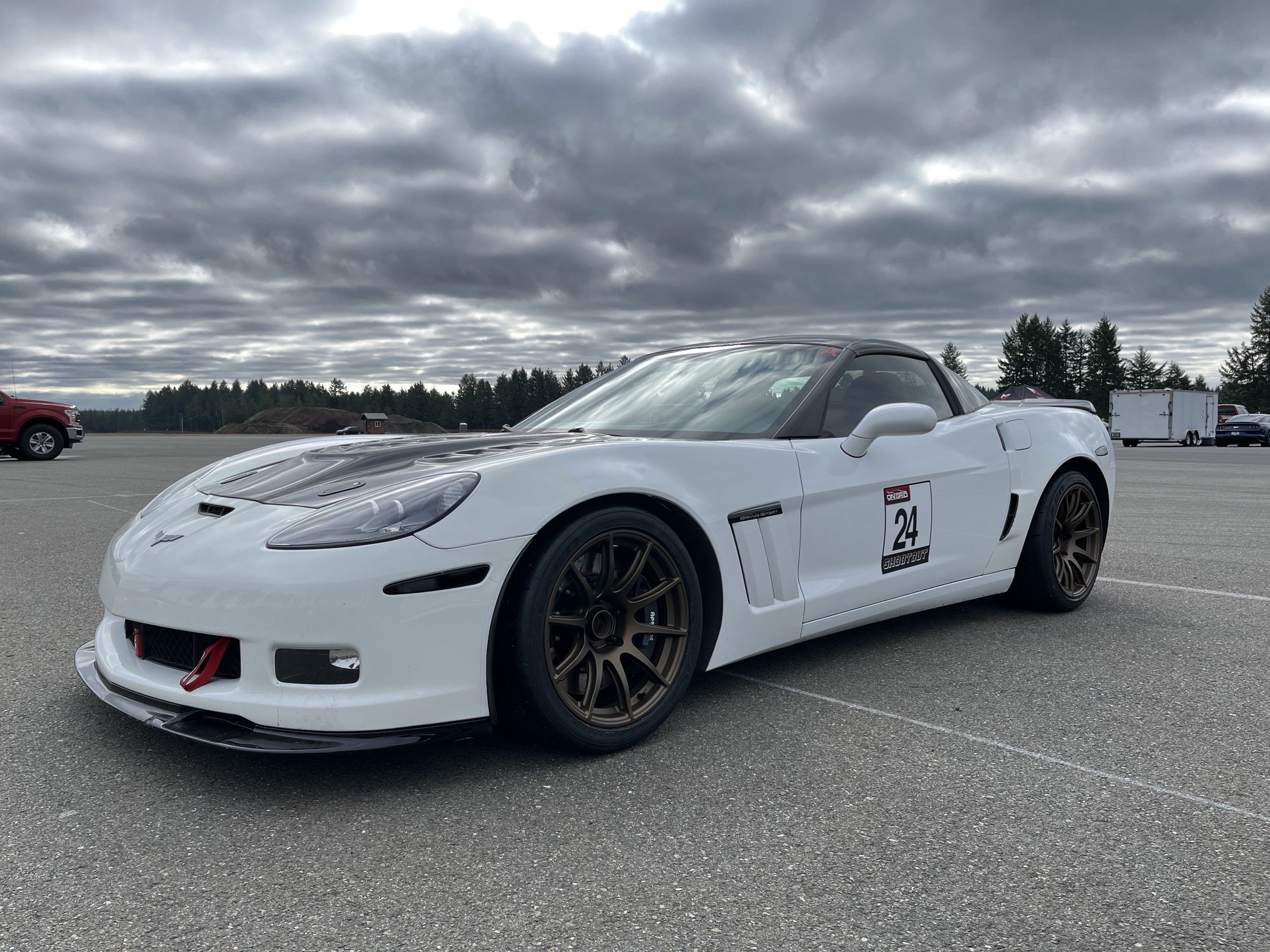 White Chevrolet C6 Corvette Grand Sport with 18" SM-10 Apex wheels in Satin Bronze