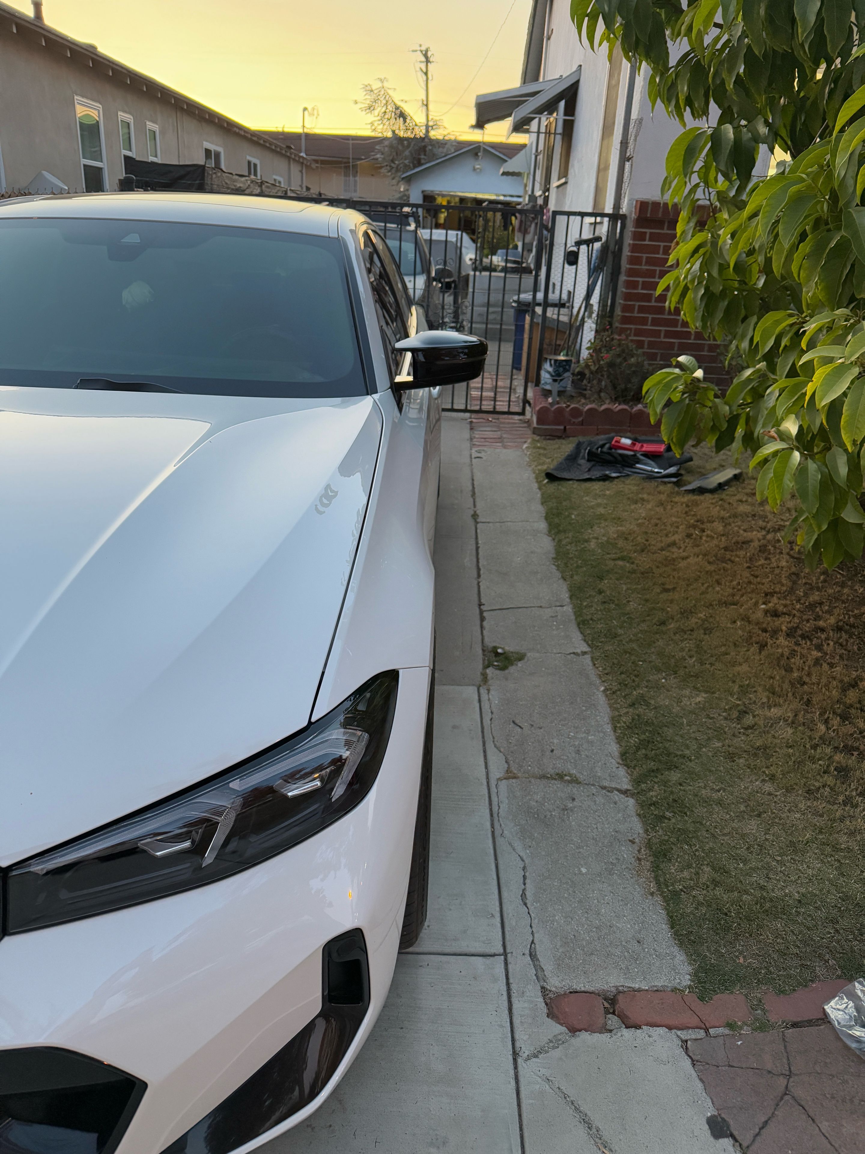 White BMW G20 Sedan 3 Series with 19" SM-10 Apex wheels in Anthracite