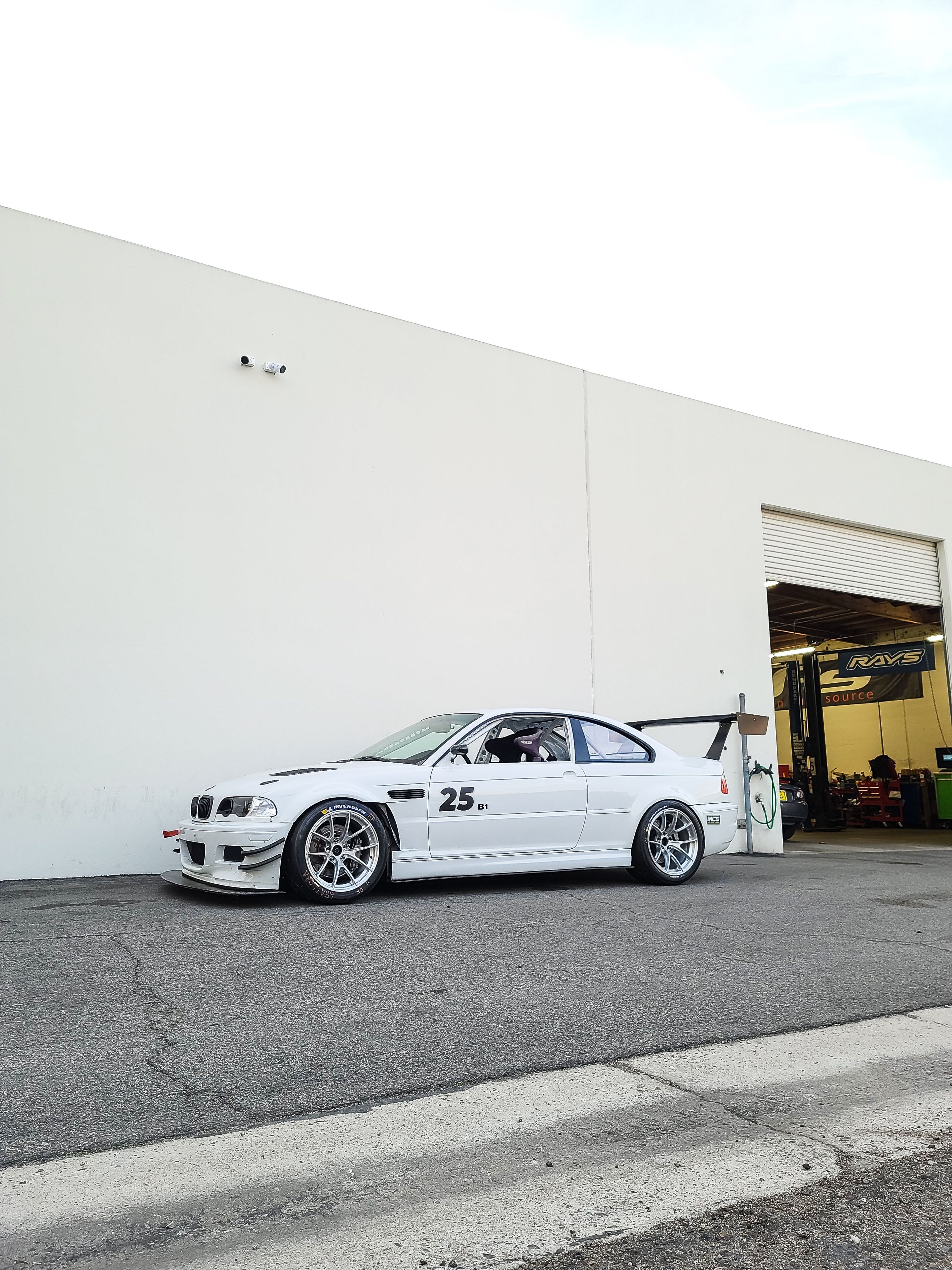 White BMW E46 M3 with 18" VS-5RS Apex wheels in Brushed Clear