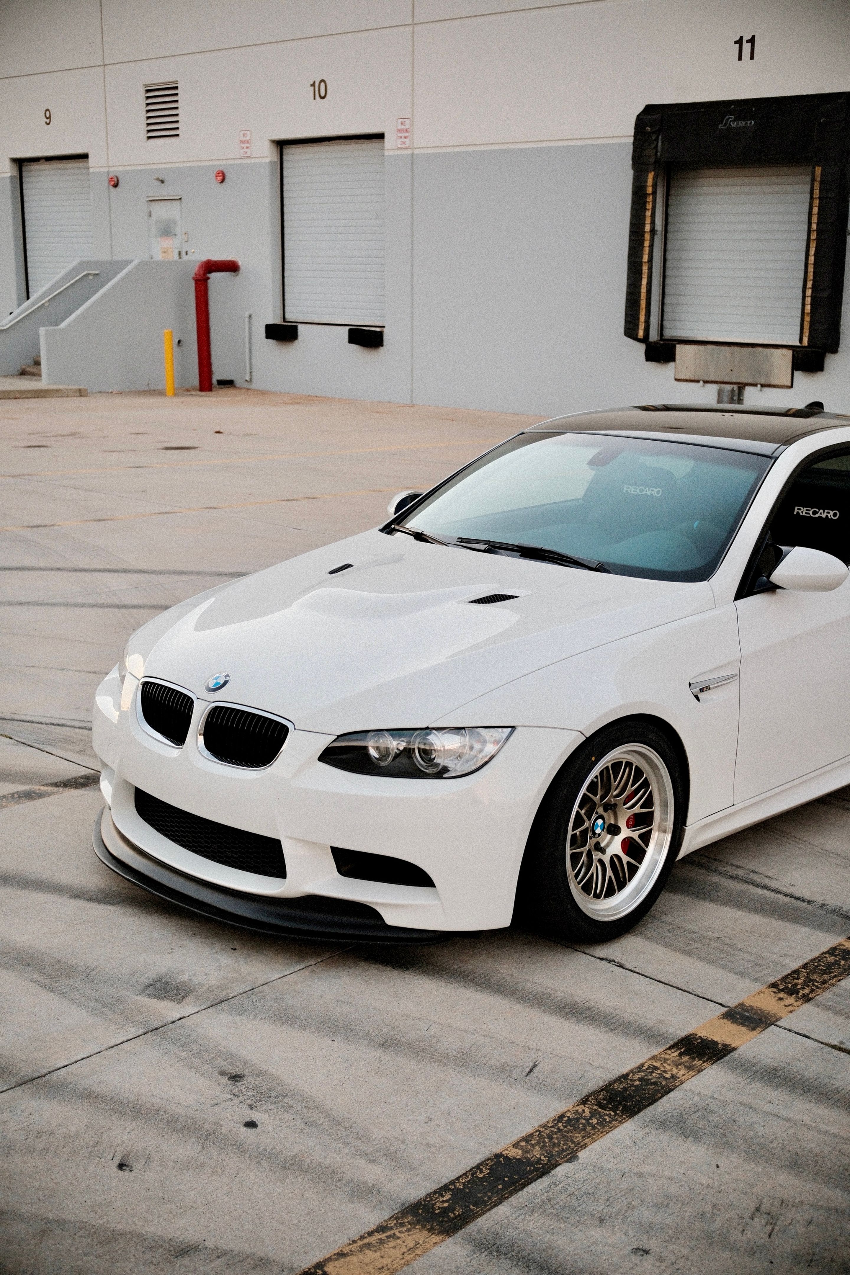 White BMW E92 Coupe M3 with 18" ML-10RT Apex wheels in Machined Lip Gloss Motorsport Gold