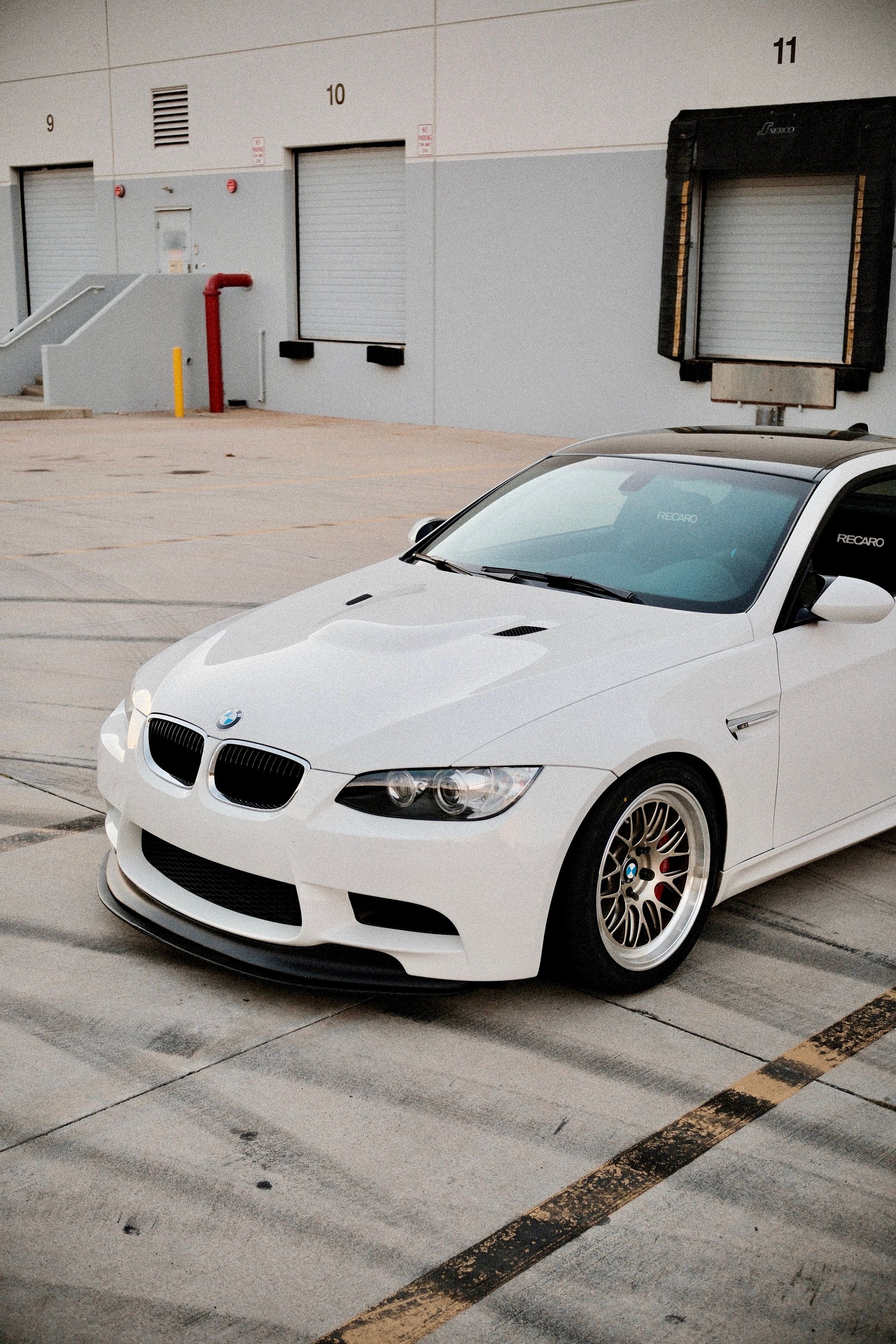 White BMW E92 Coupe M3 with 18" ML-10RT Apex wheels in Machined Lip Gloss Motorsport Gold