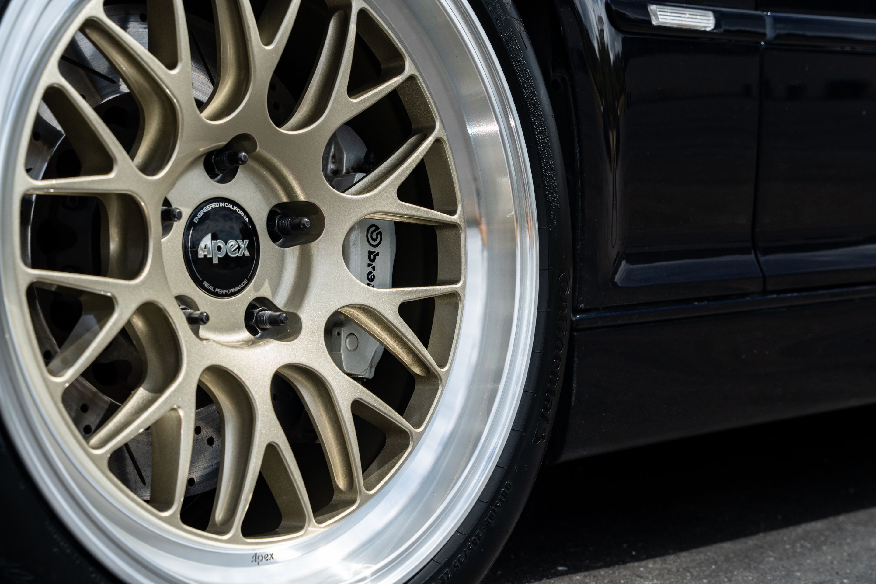 Black BMW E46 M3 with 18" ML-10RT Apex wheels in Machined Lip Gloss Motorsport Gold