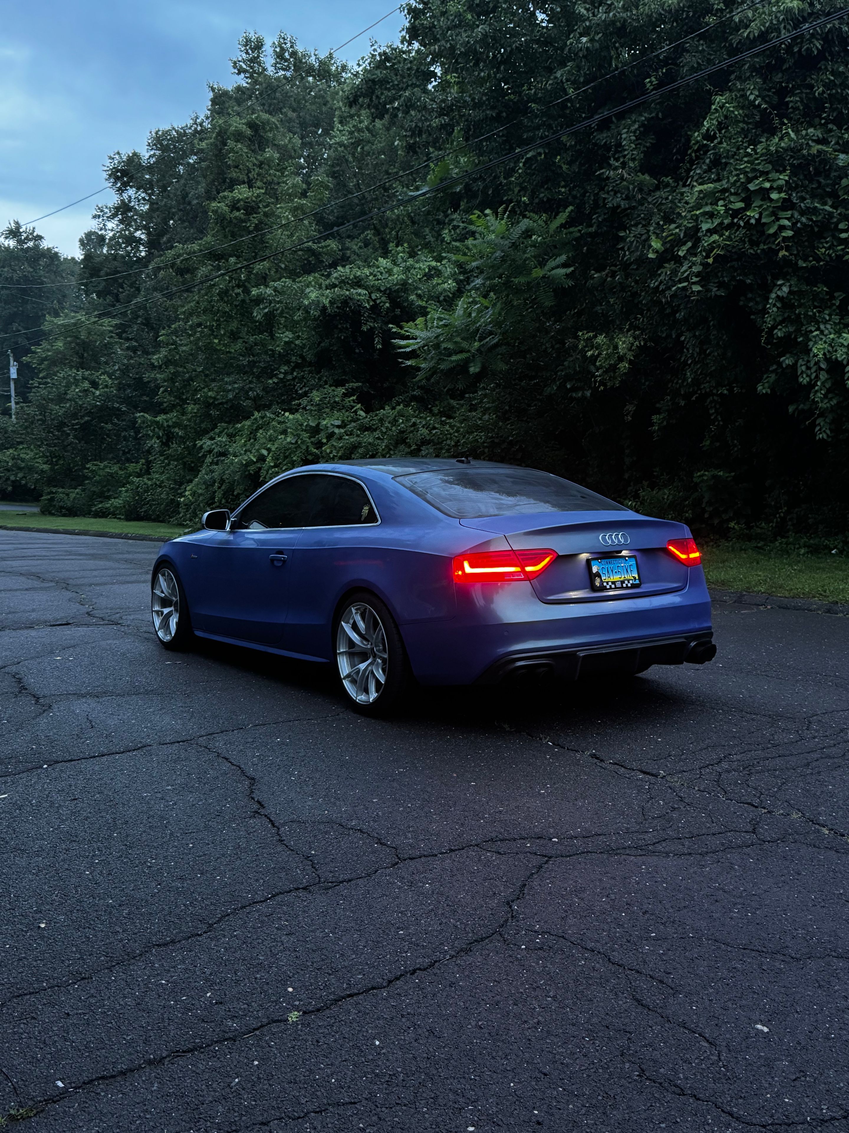 Blue Audi B8 S5 with 19" VS-5RS Apex wheels in Brushed Clear