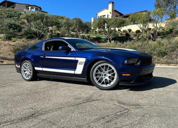 Ford S197 Mustang Boss 302 with 19" EC-7 in Race Silver