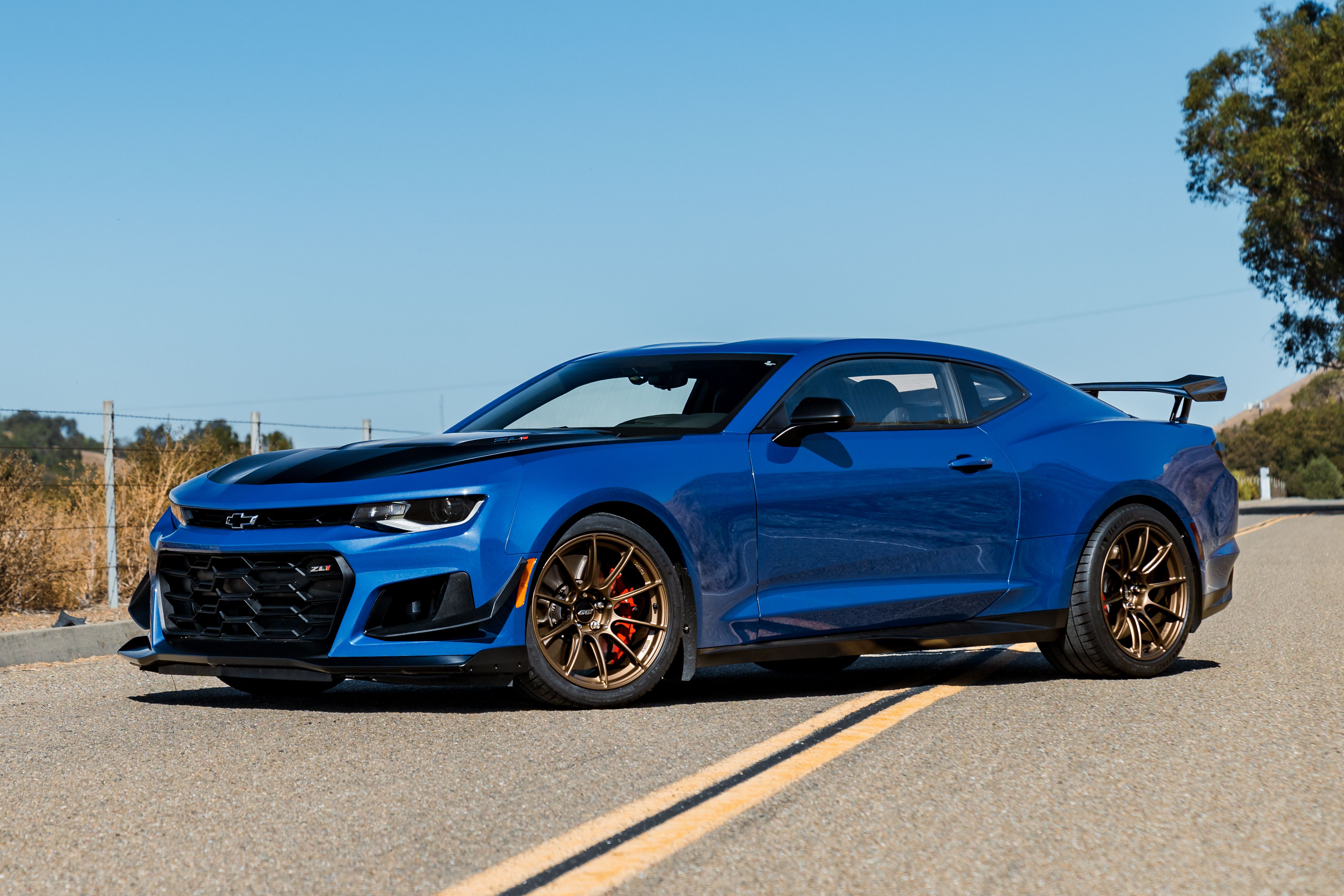 Chevrolet 6th Gen Camaro ZL1 1LE with 19