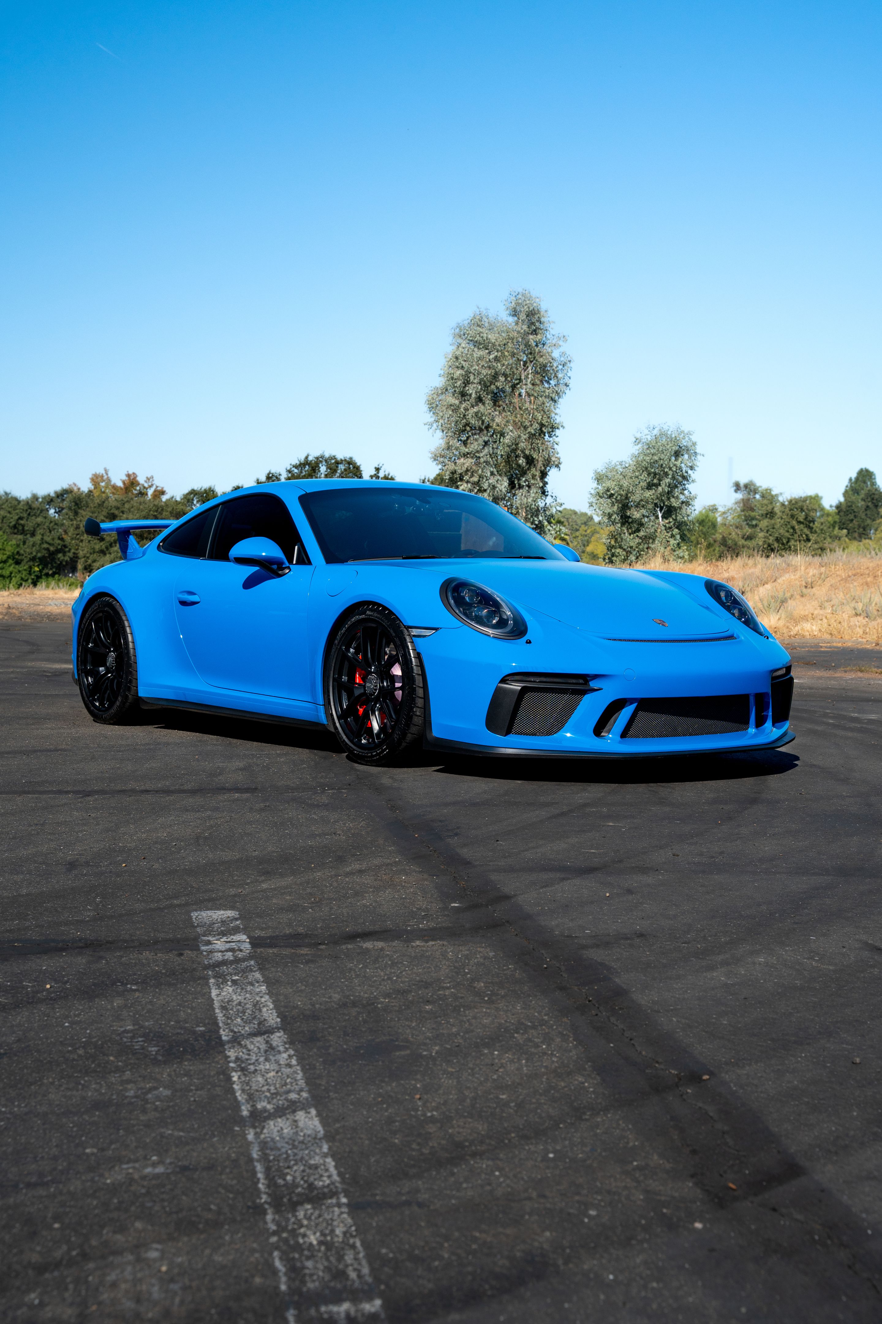 Blue Porsche 911 991.2 GT3 with 19" VS-5RE Apex wheels in Satin Black