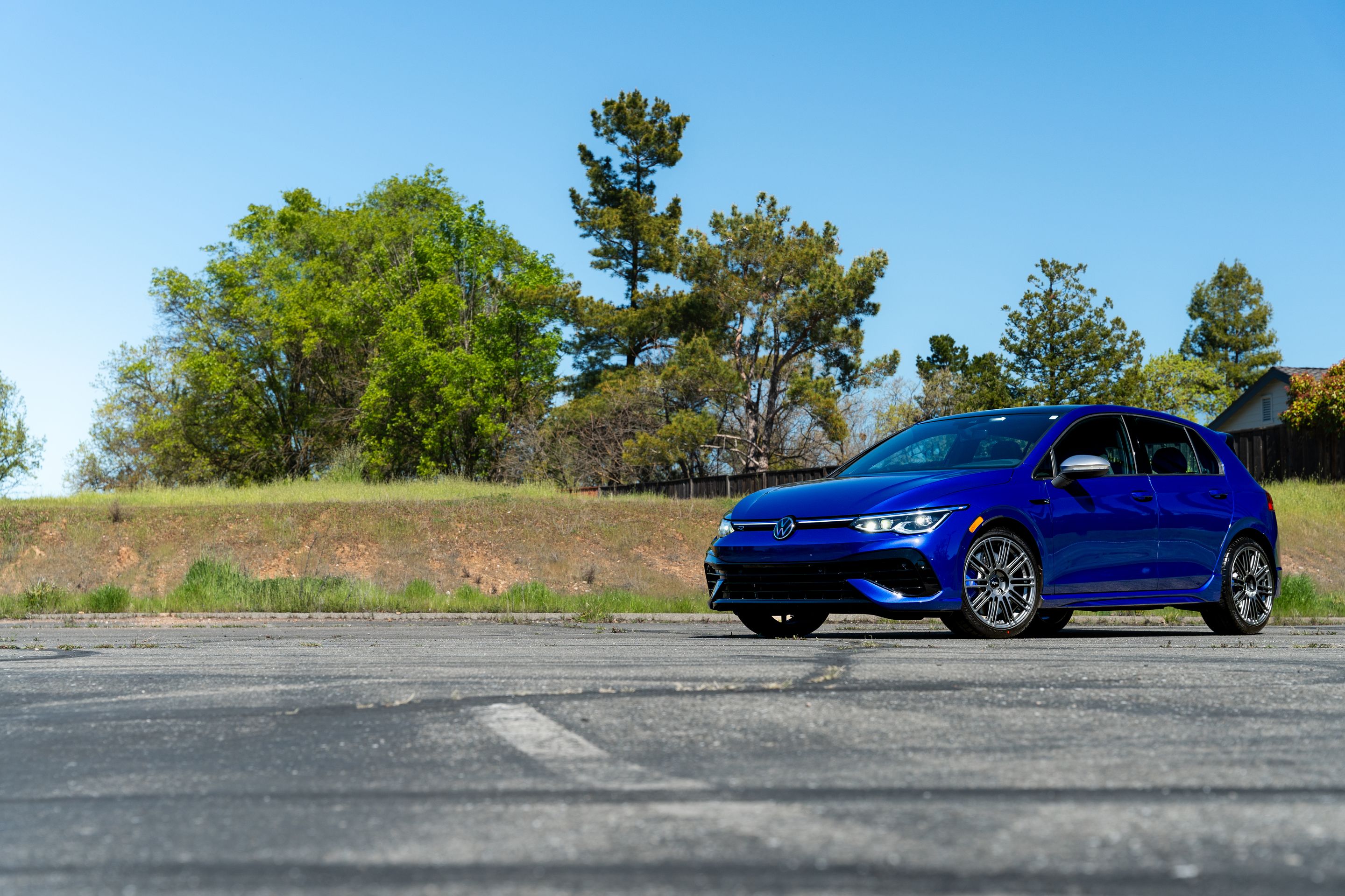 Blue VW MK8 Golf R with 18" TC-10RT Apex wheels in Anthracite