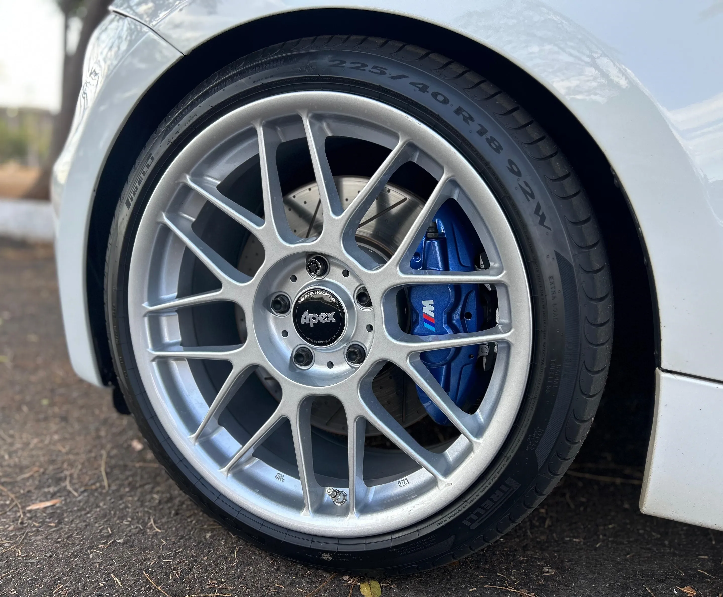 White BMW E82 Coupe 1 Series with 18" ARC-8 Apex wheels in Race Silver