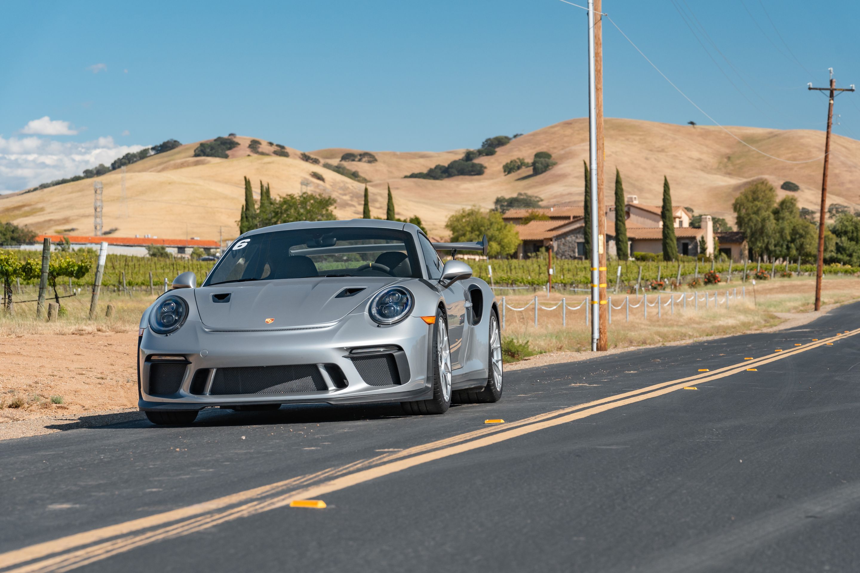 Silver Porsche 911 991.2 GT3 RS with 19" EC-7RS Apex wheels in Race Silver