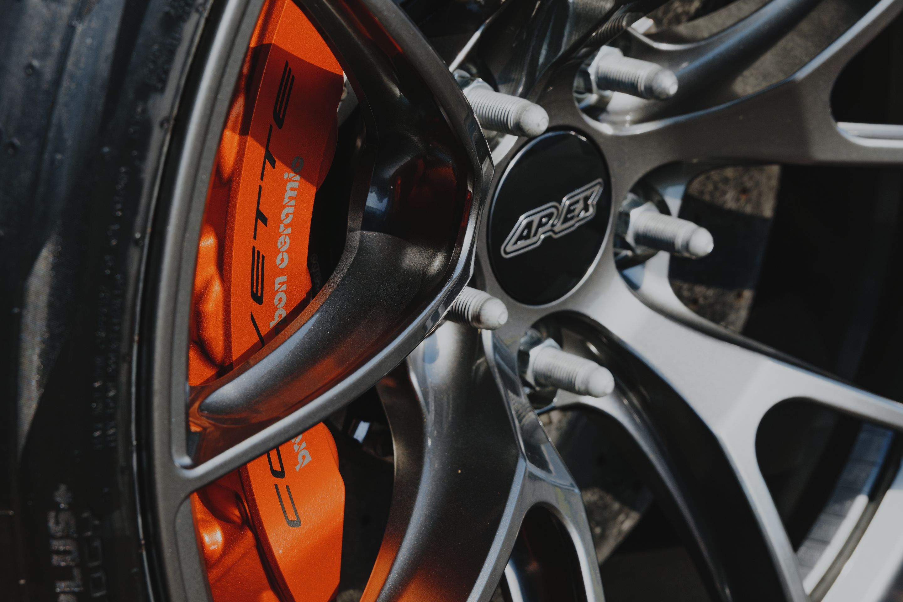 Orange Chevrolet C8 Corvette Z06 with 19" VS-5RS Apex wheels in Anthracite