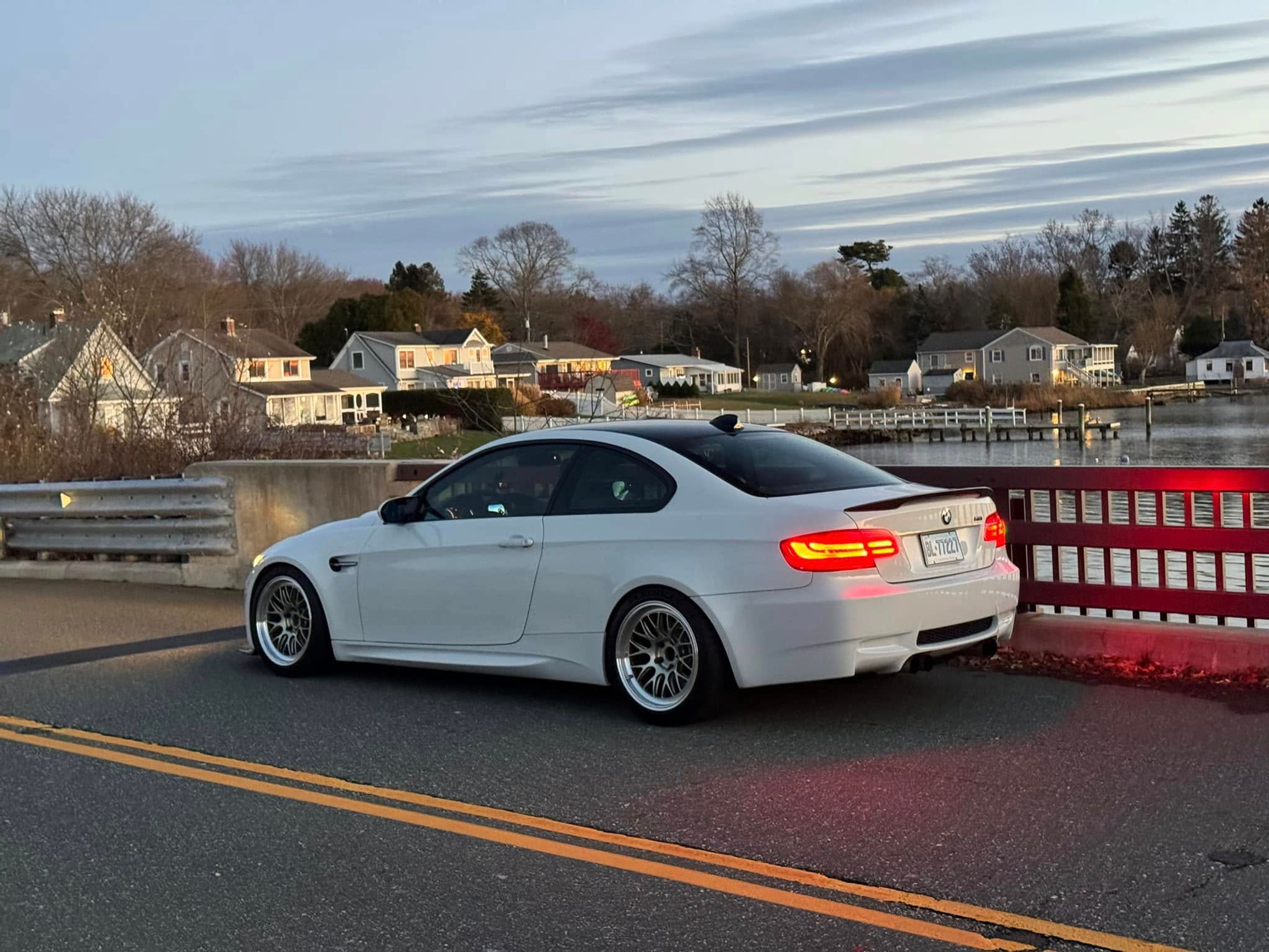 White BMW E92 Coupe M3 with 18" ML-10RT Apex wheels in Machined Lip Gloss Motorsport Gold