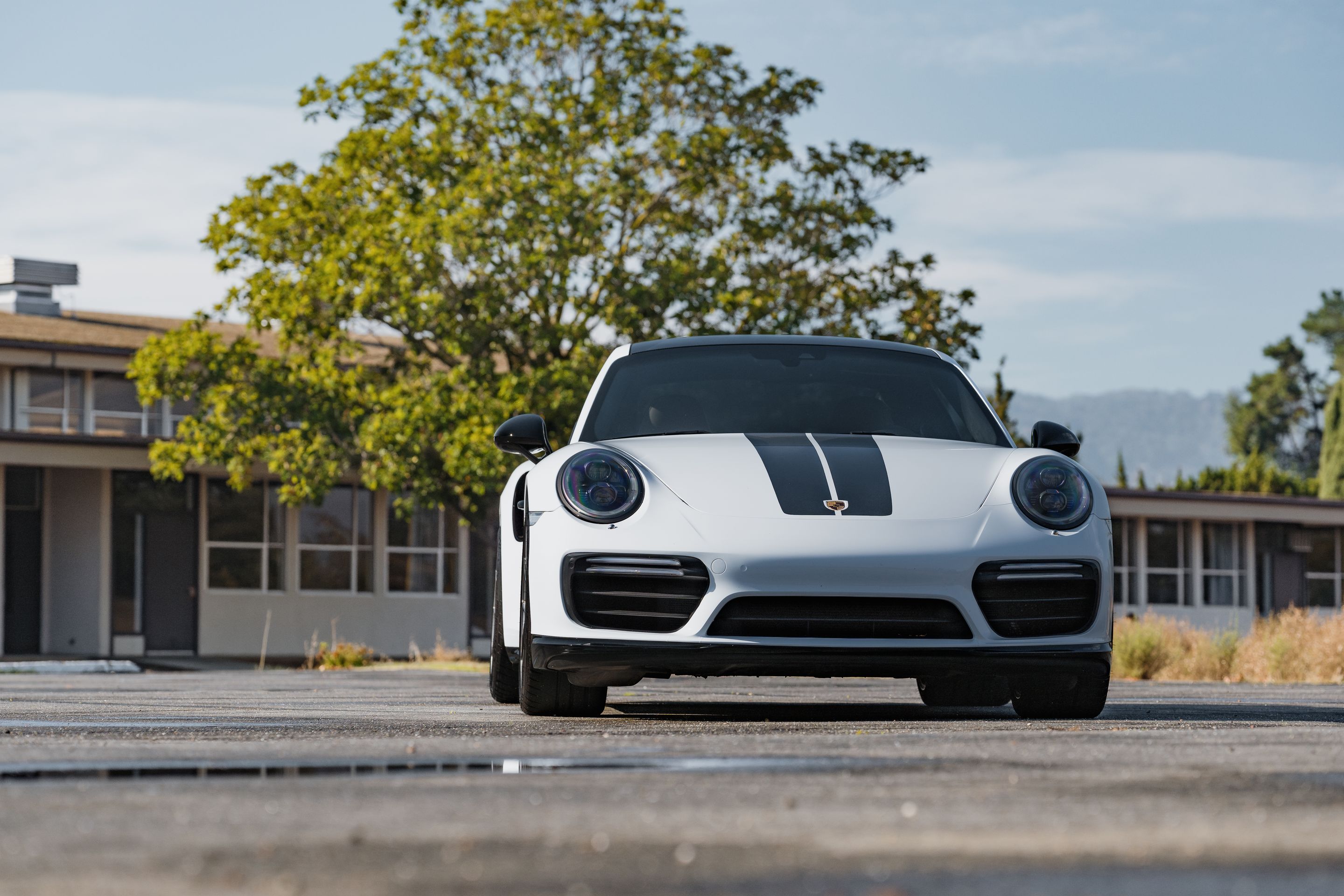 White Porsche 911 991.2 Turbo S with 20" VS-5RS Apex wheels in Anthracite