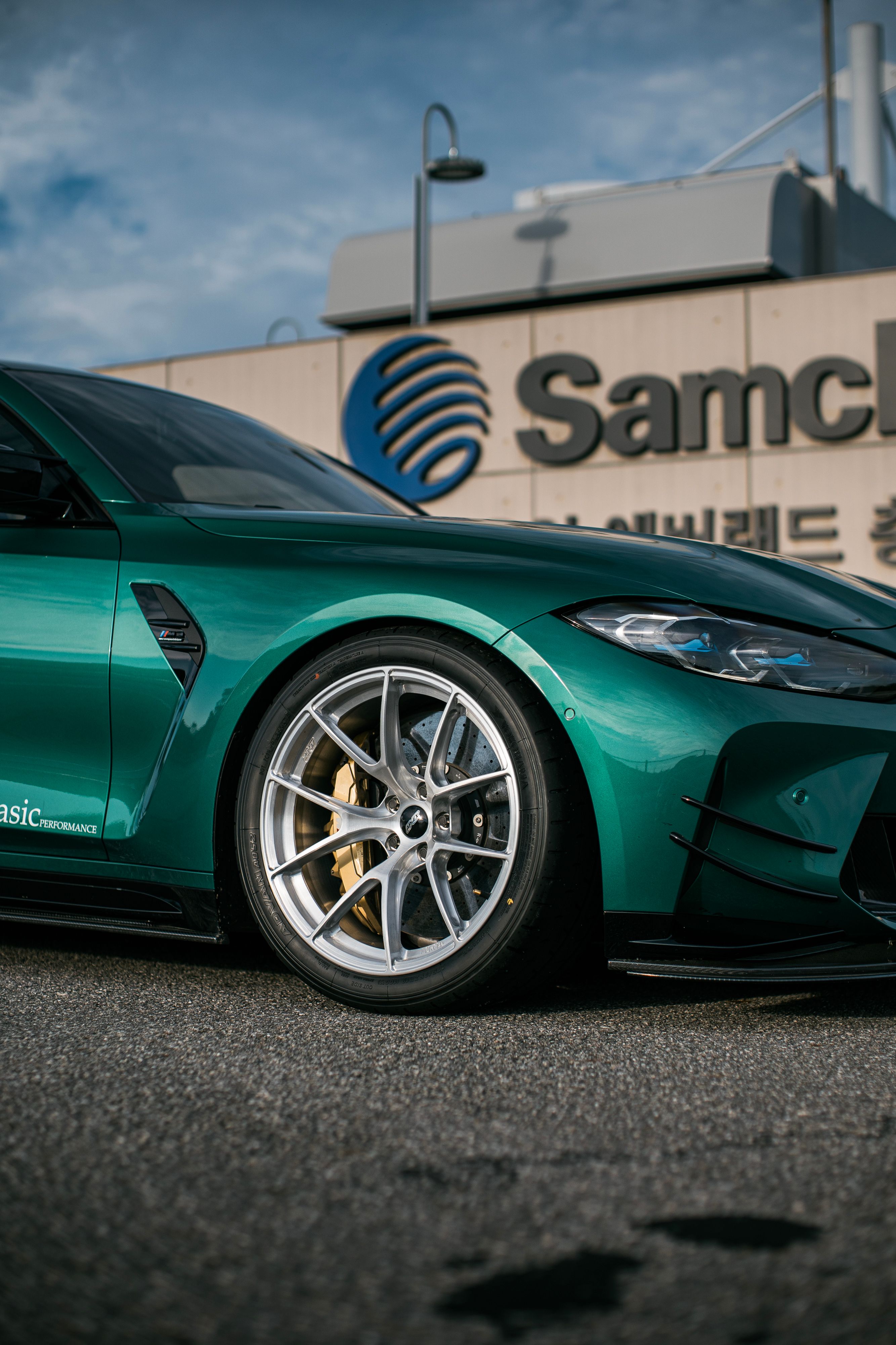 Green BMW G80 M3 with 19" VS-5RS Apex wheels in Brushed Clear