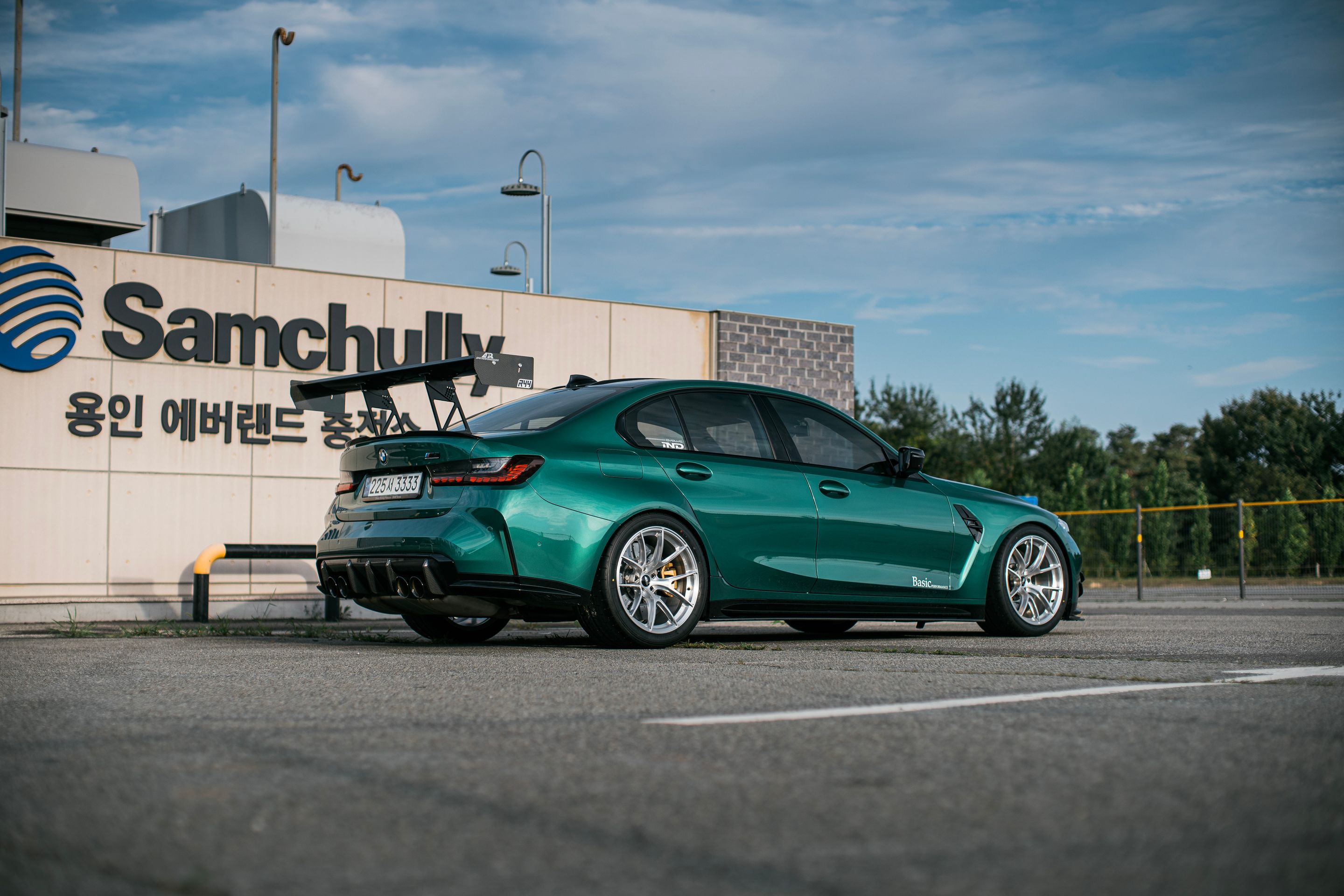 Green BMW G80 M3 with 19" VS-5RS Apex wheels in Brushed Clear