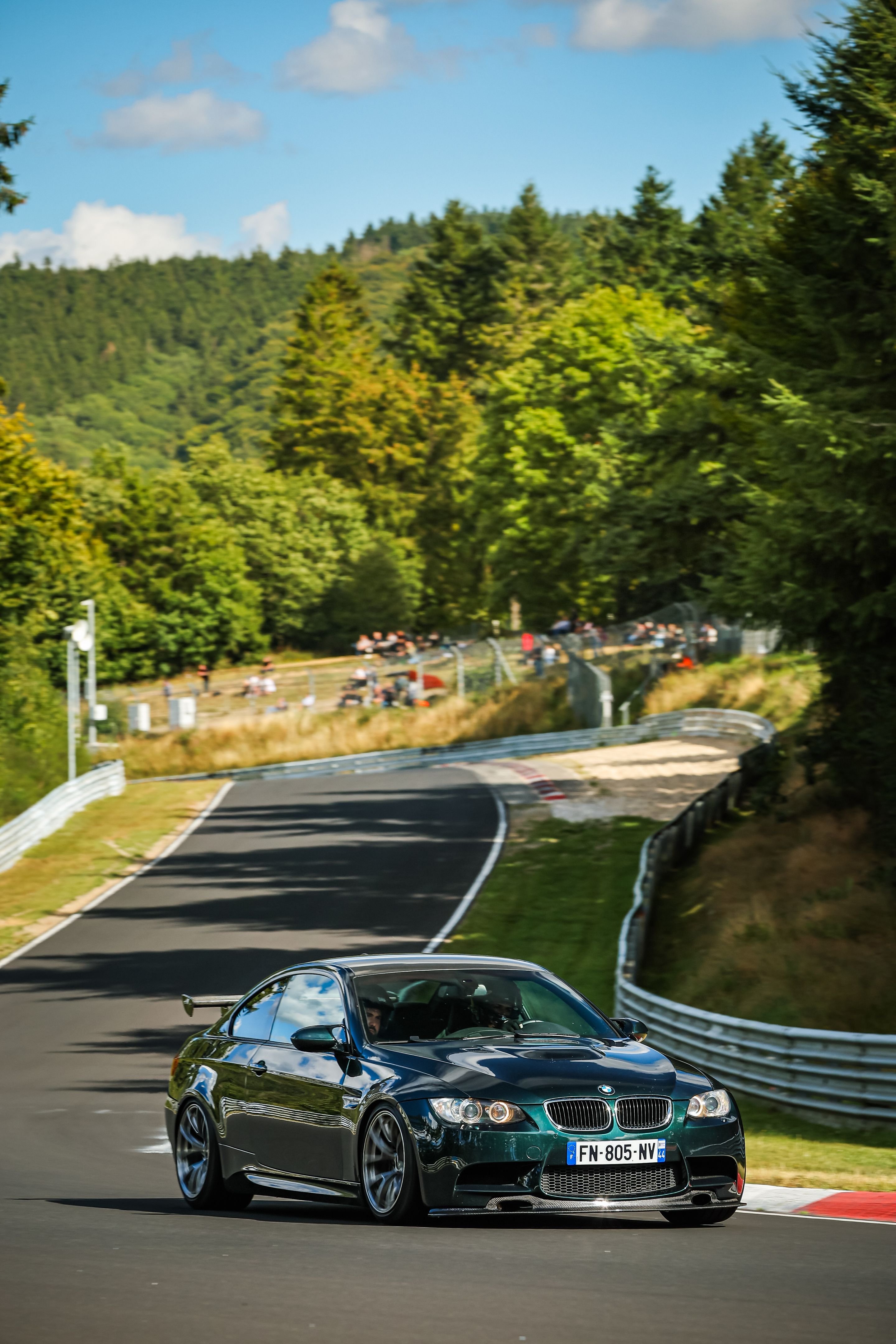 Green BMW E92 Coupe M3 with 18" VS-5RS Apex wheels in Brushed Clear