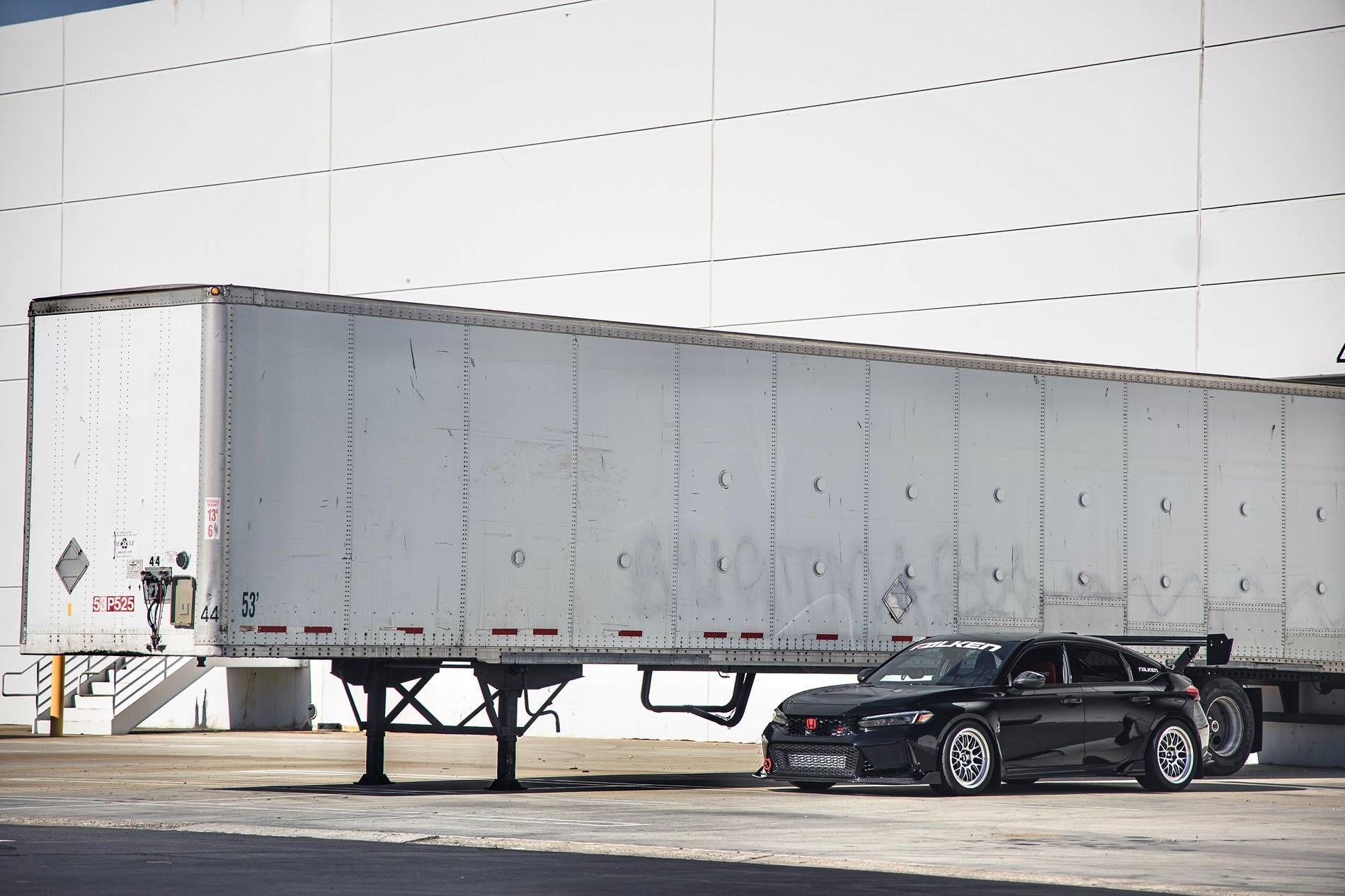 Black Honda FL5 Civic Type-R with 18" ML-10RT Apex wheels in Machined Lip Race Silver