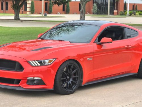 Red Ford Mustang - SM-10 in Satin Black