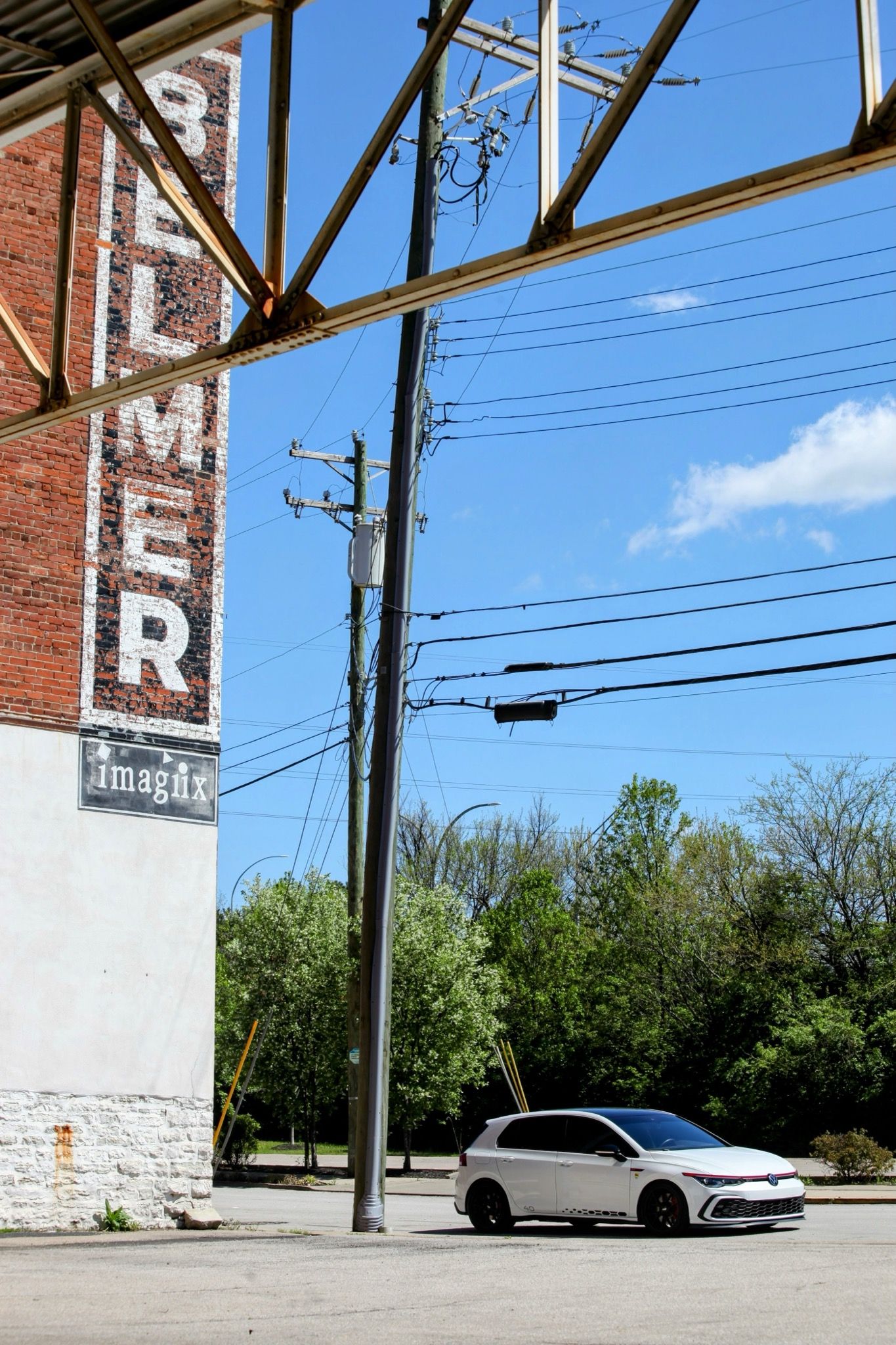 White VW MK8 GTI with 18" VS-5RS Apex wheels in Satin Black