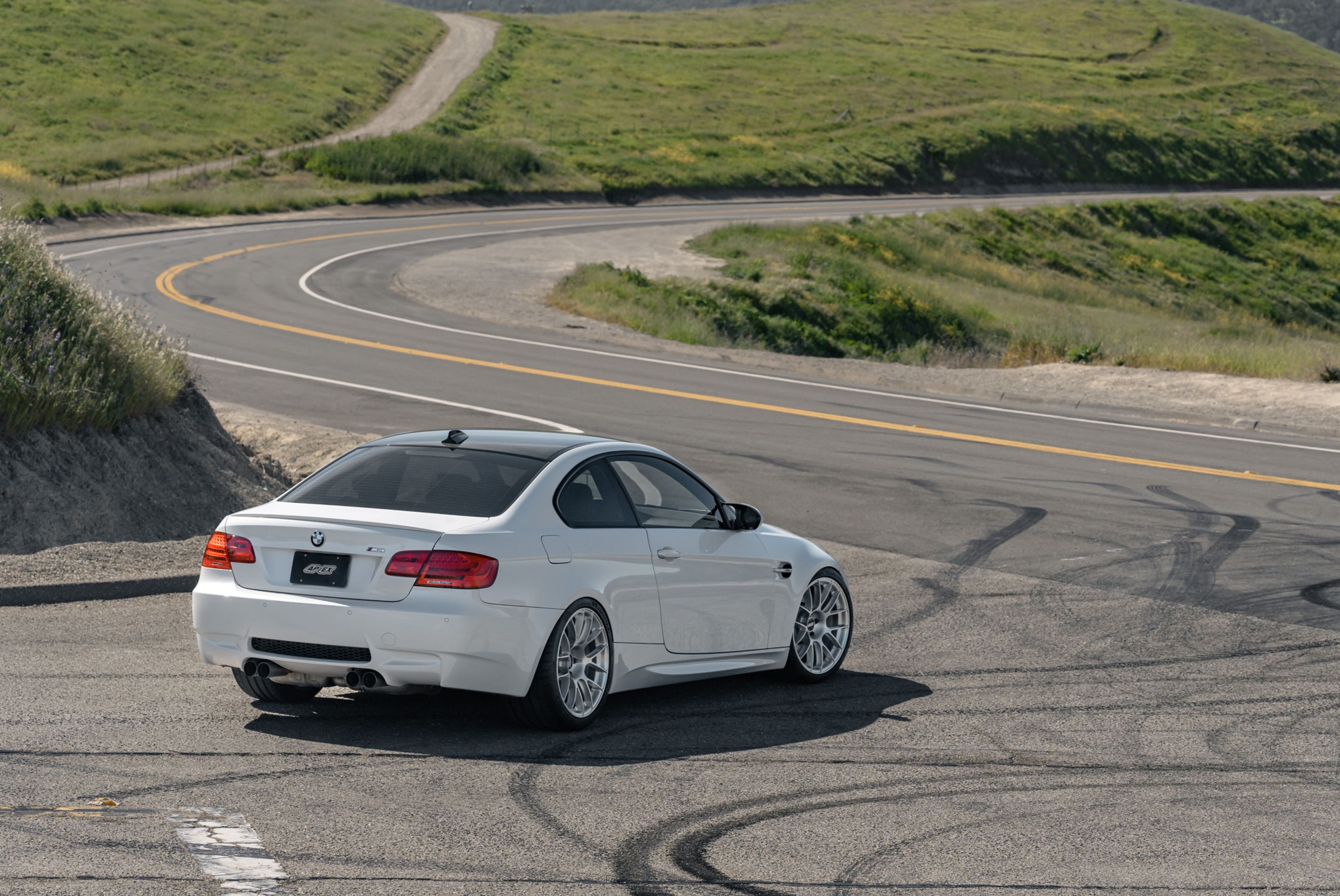 White BMW E92 Coupe M3 with 19" EC-7RS Apex wheels in Brushed Clear