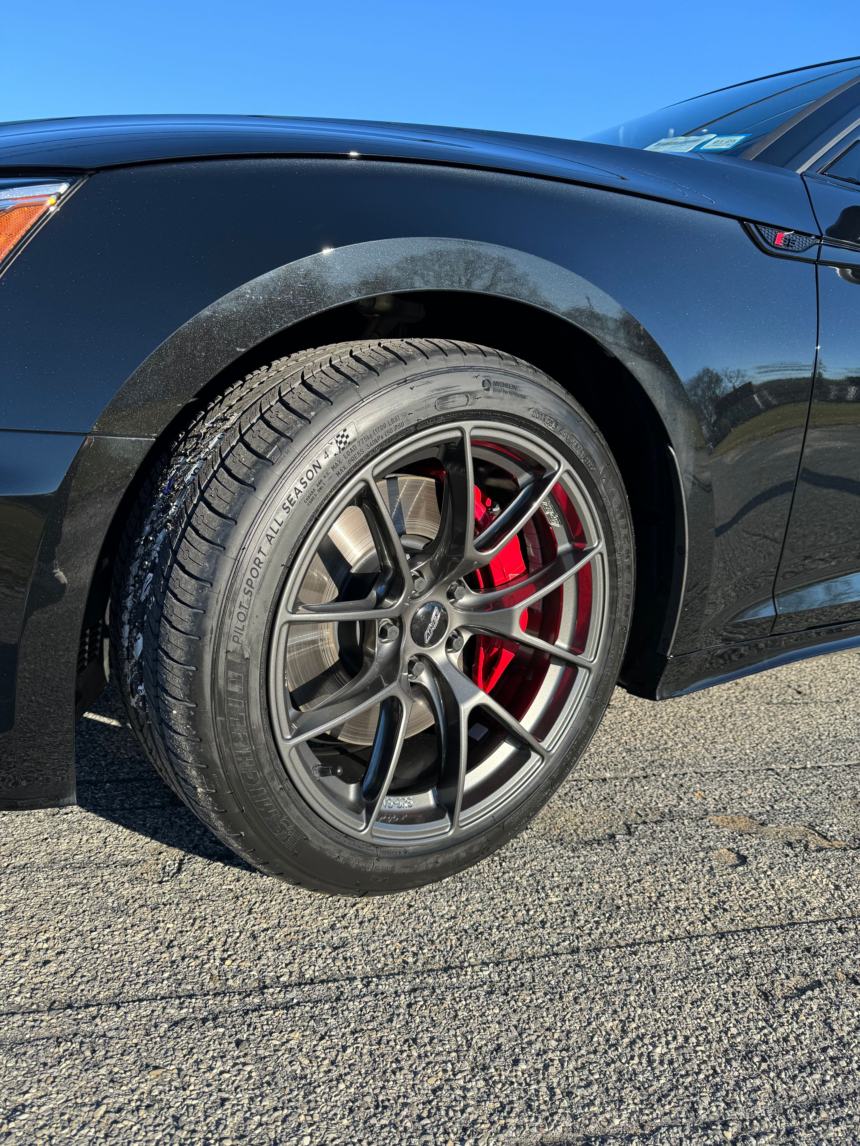 Black Audi B9 S5 with 18" VS-5RS Apex wheels in Anthracite