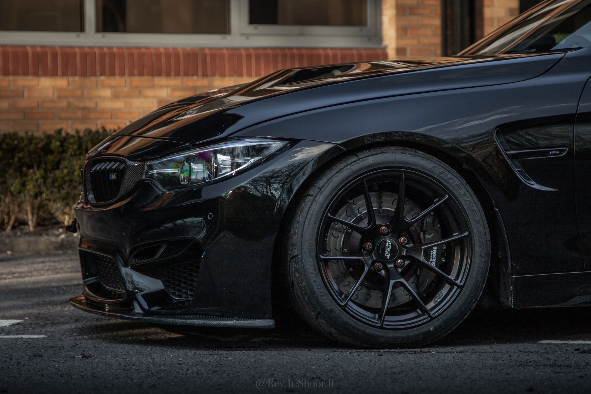 Black BMW F82 Coupe M4 with 18" VS-5RS Apex wheels in Satin Black