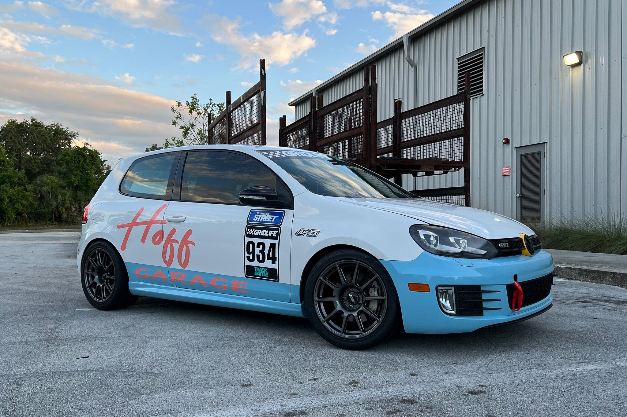 Race Livery VW MK6 GTI with 17" SM-10 Apex wheels in Anthracite